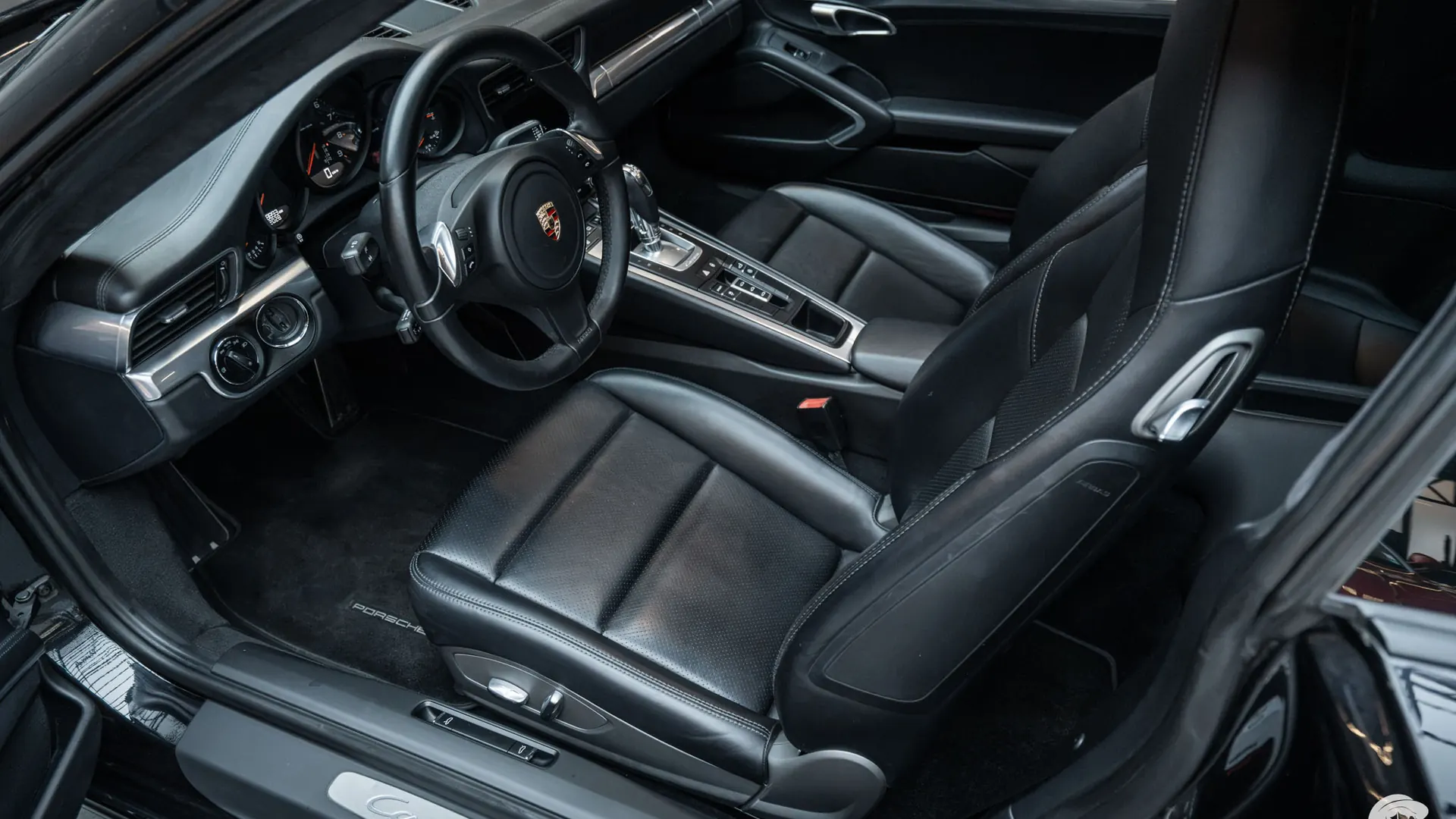 Porsche 911 — photo 10