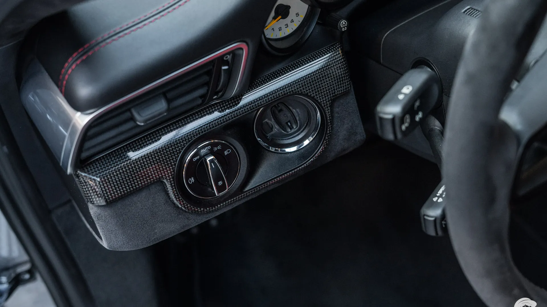 Porsche 911 — photo 13