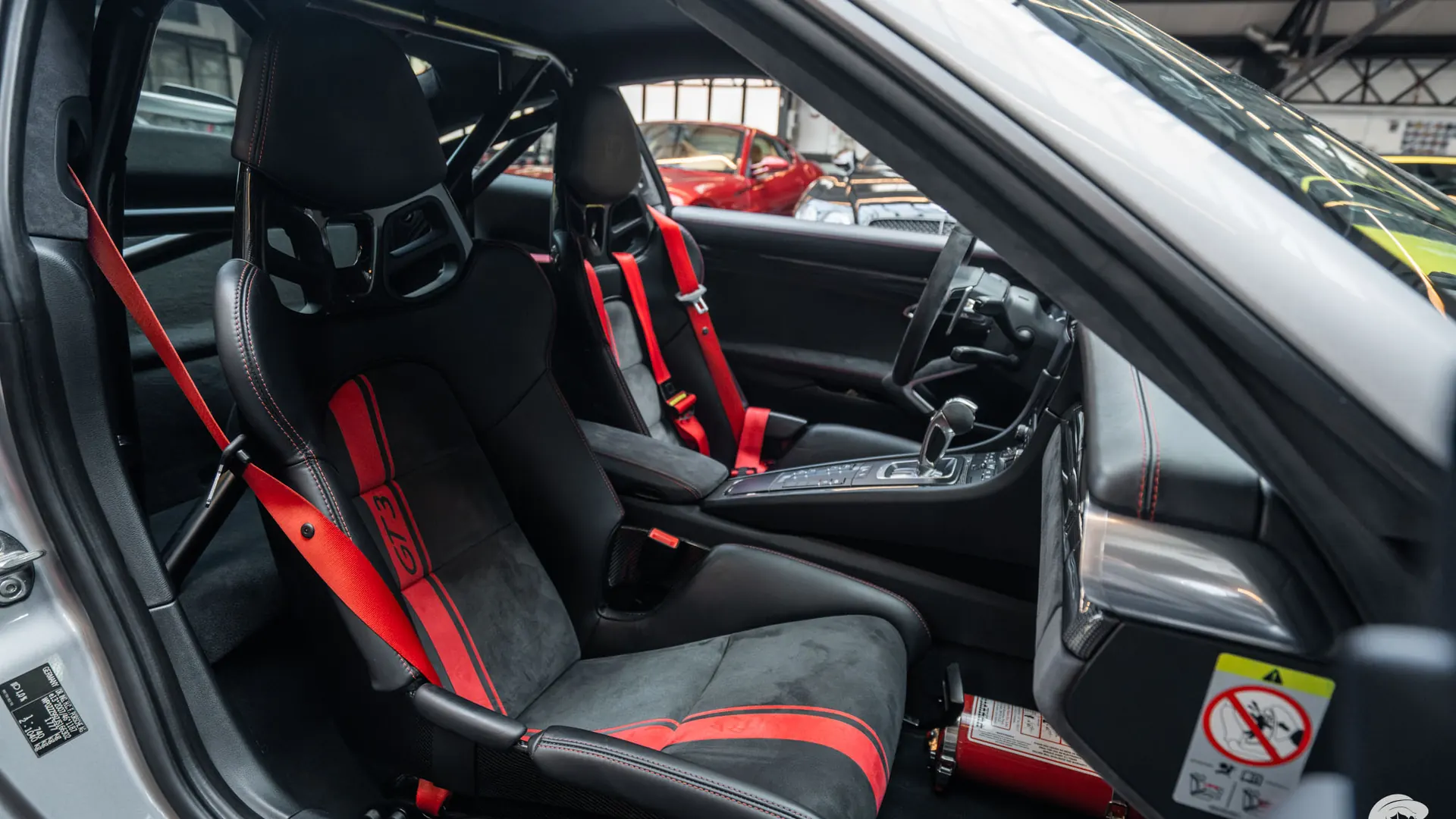 Porsche 911 — photo 29