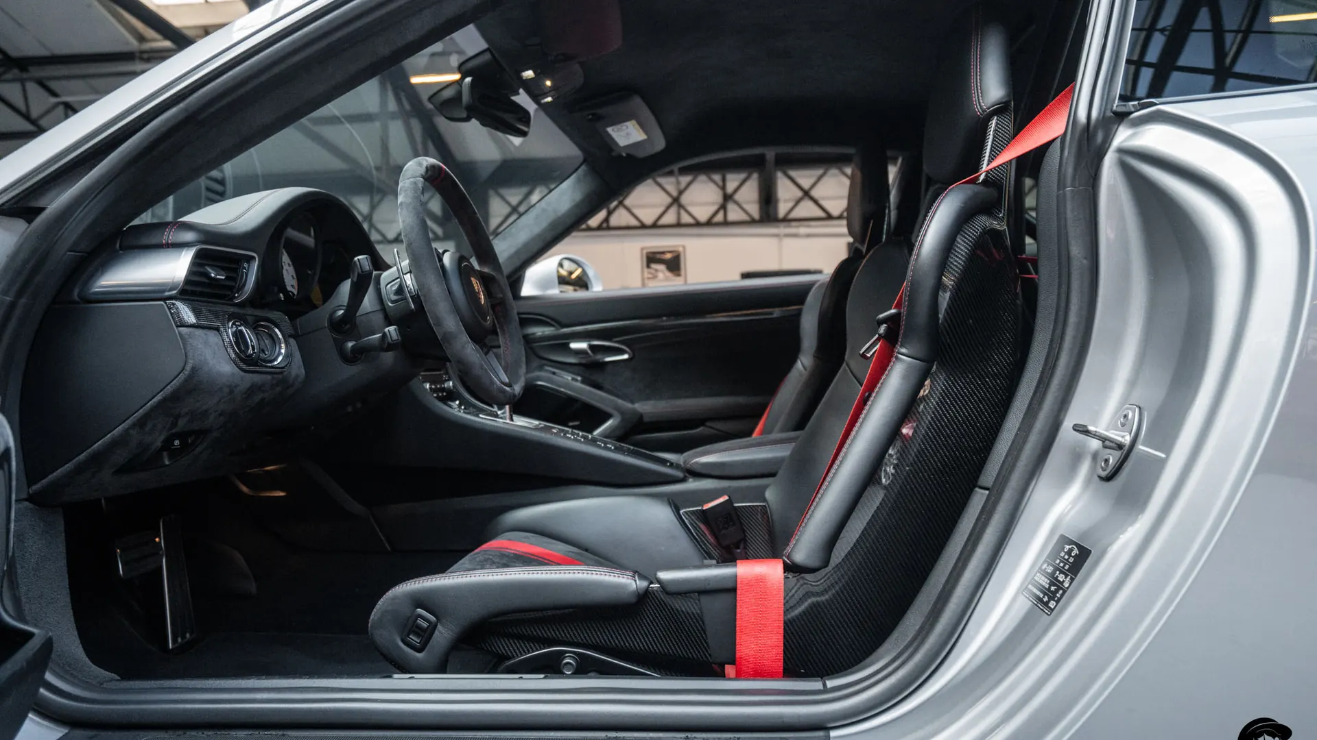 Porsche 911 — photo 9