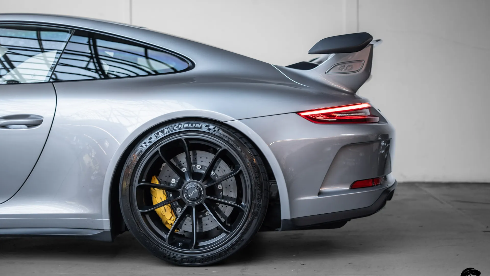 Porsche 911 — photo 7