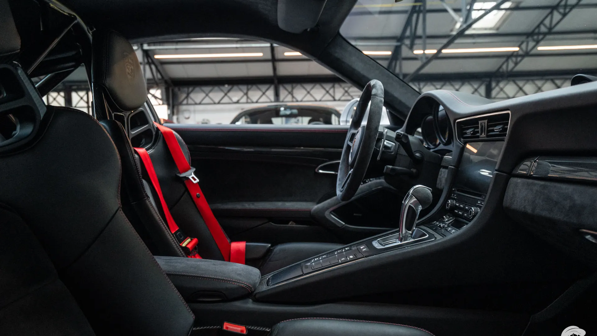 Porsche 911 — photo 28
