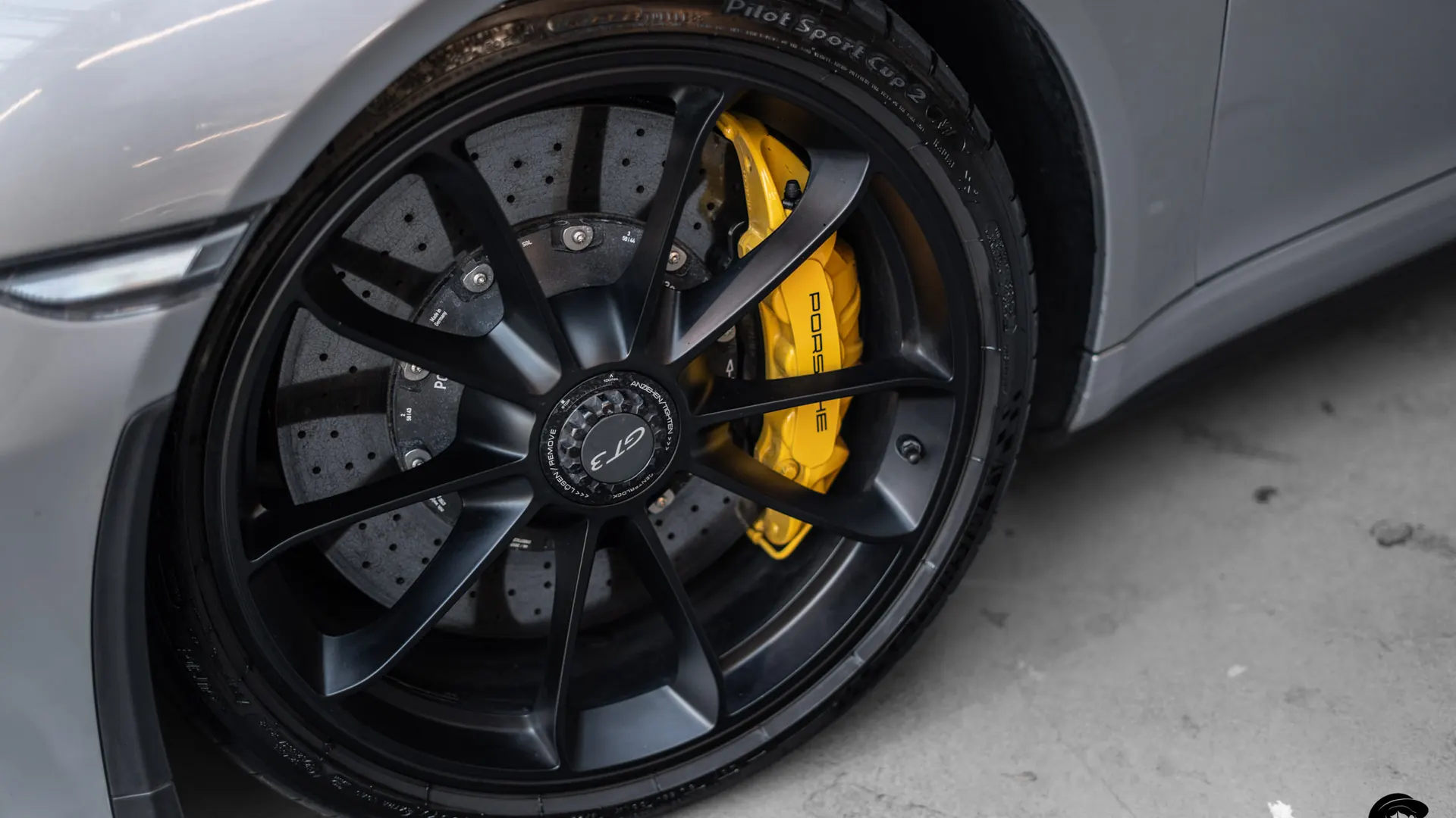 Porsche 911 — photo 36