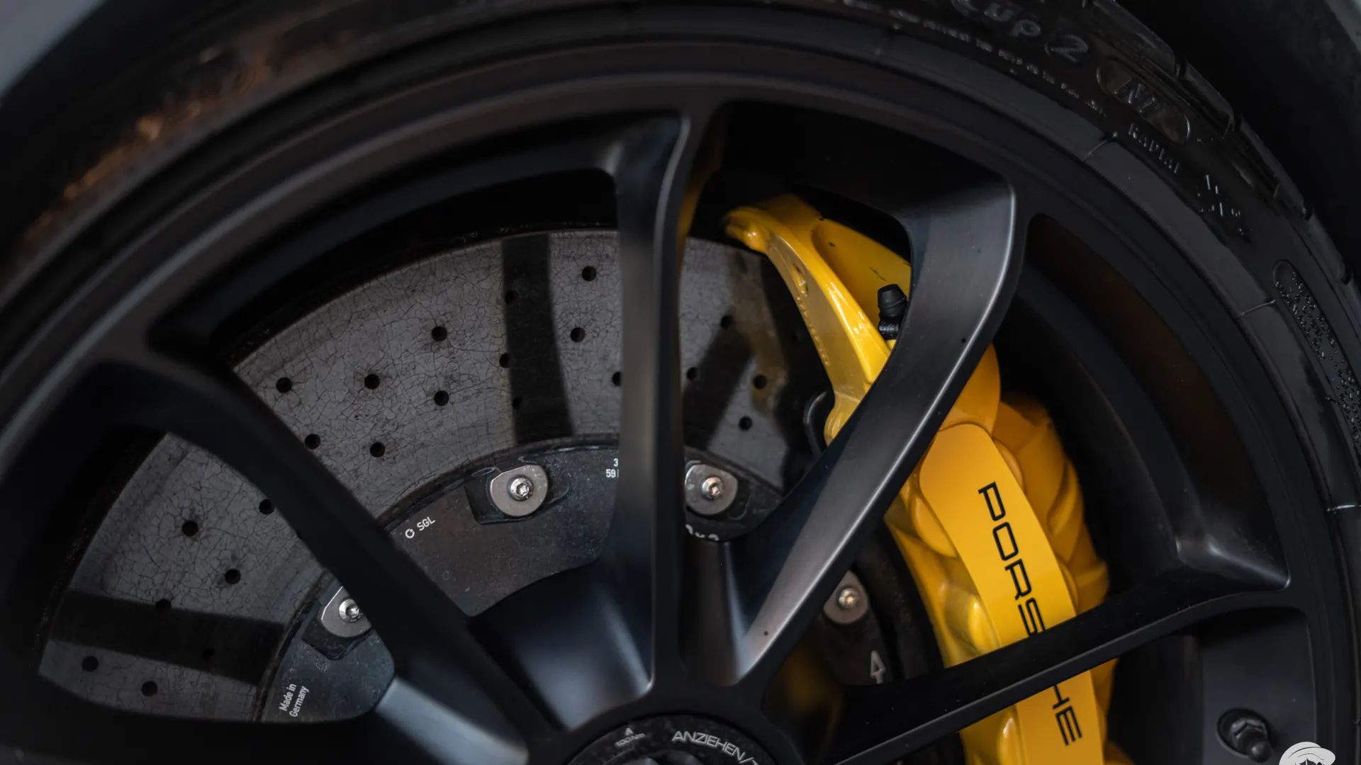 Porsche 911 — photo 37