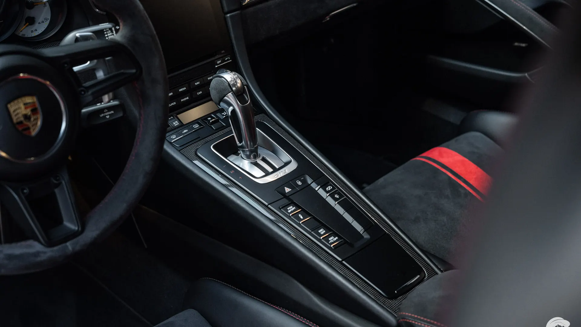 Porsche 911 — photo 15