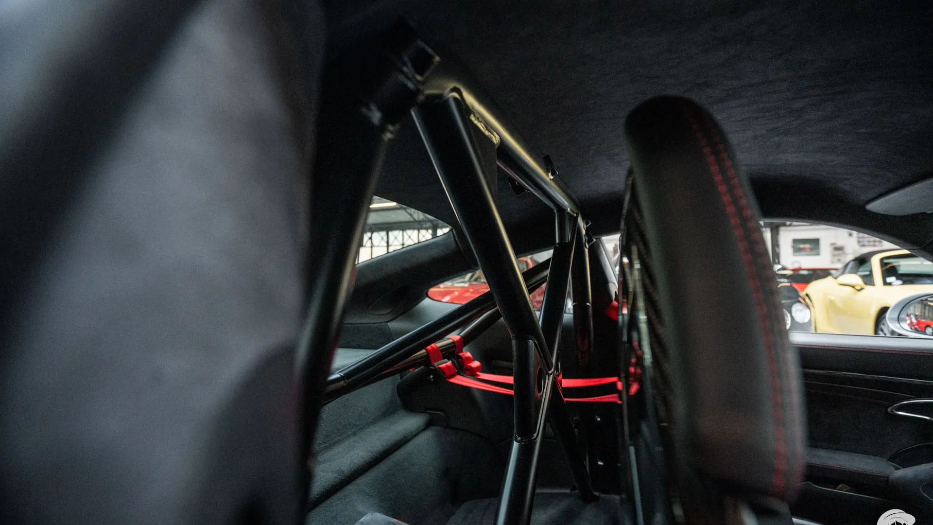 Porsche 911 — photo 31