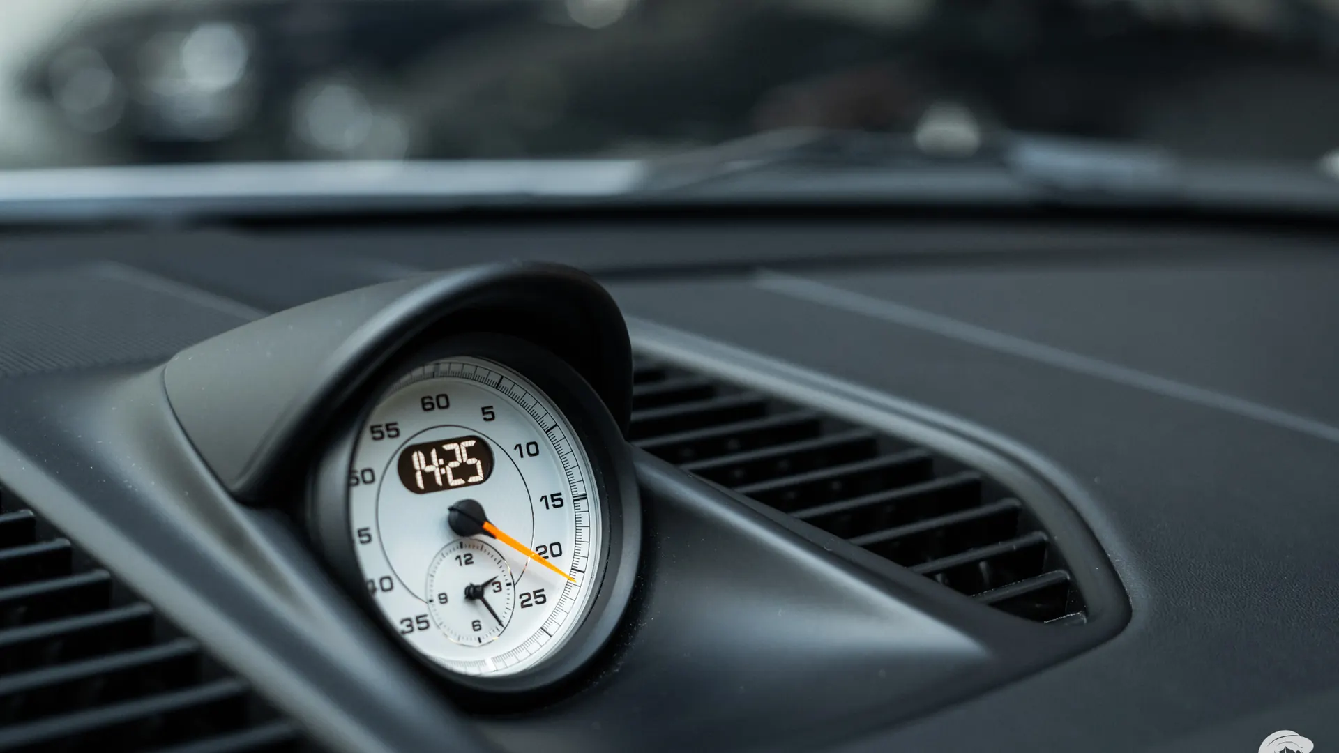 Porsche 911 — photo 14