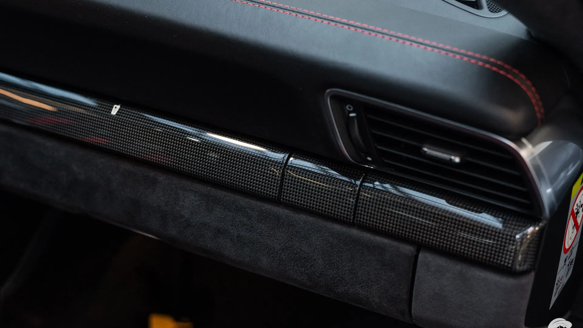Porsche 911 — photo 19