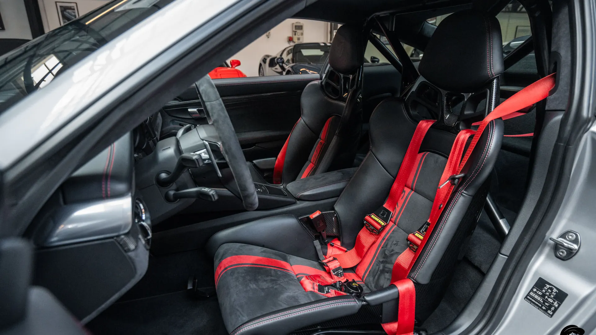 Porsche 911 — photo 11