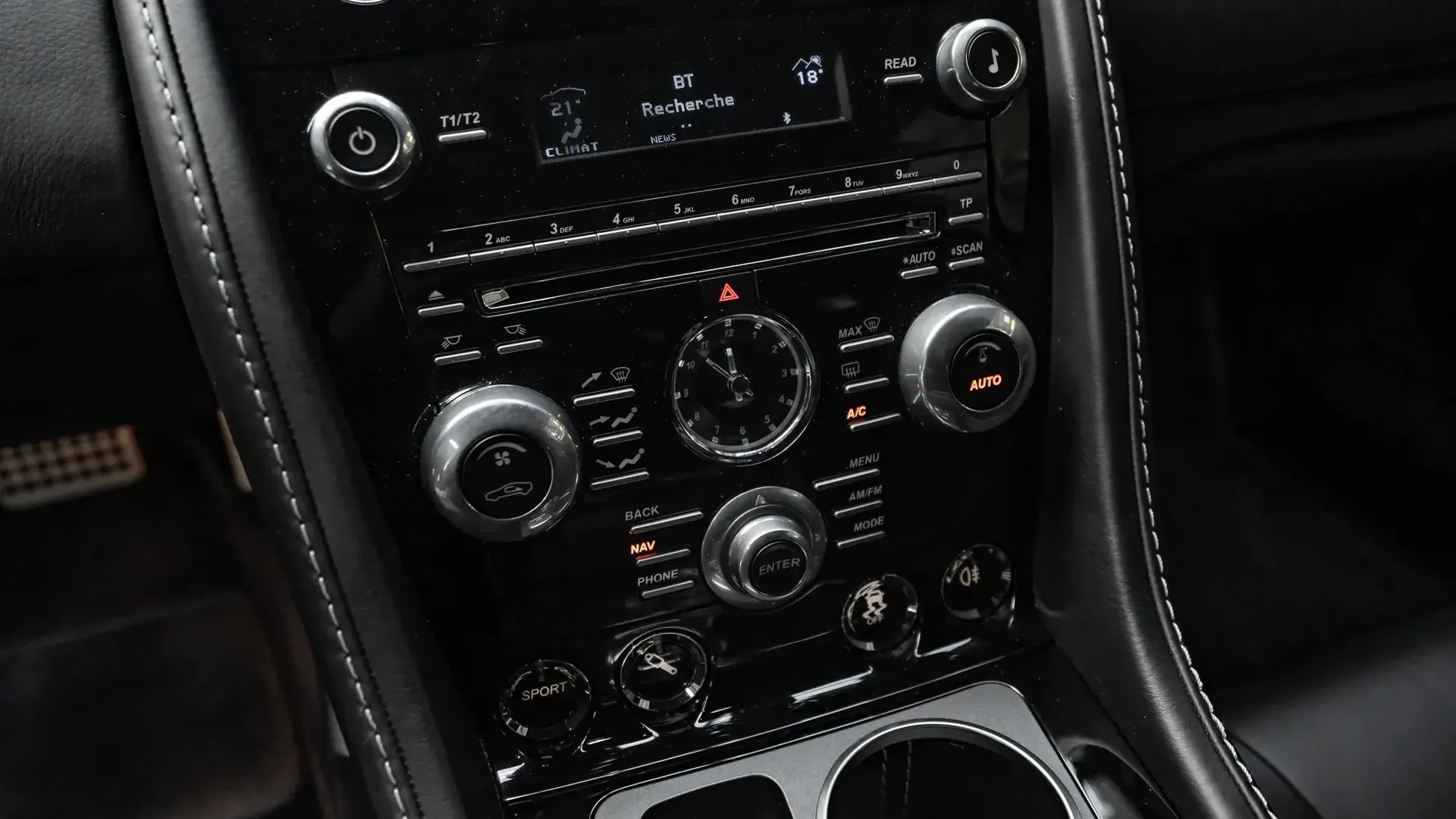 Aston Martin Rapide — photo 17