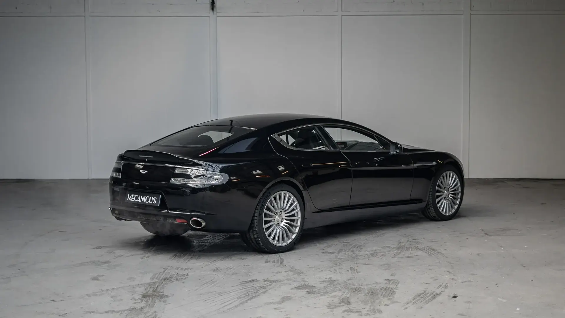 Aston Martin Rapide — photo 2