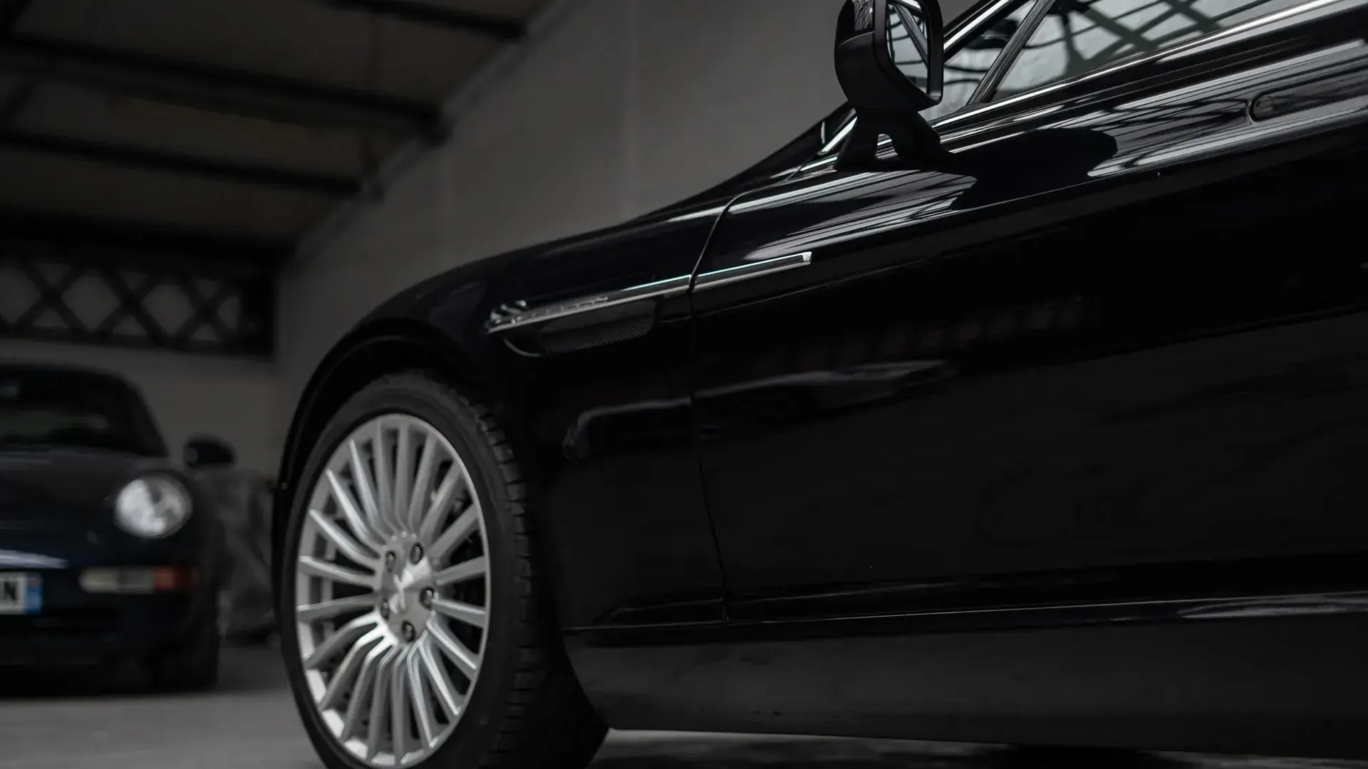 Aston Martin Rapide — photo 32