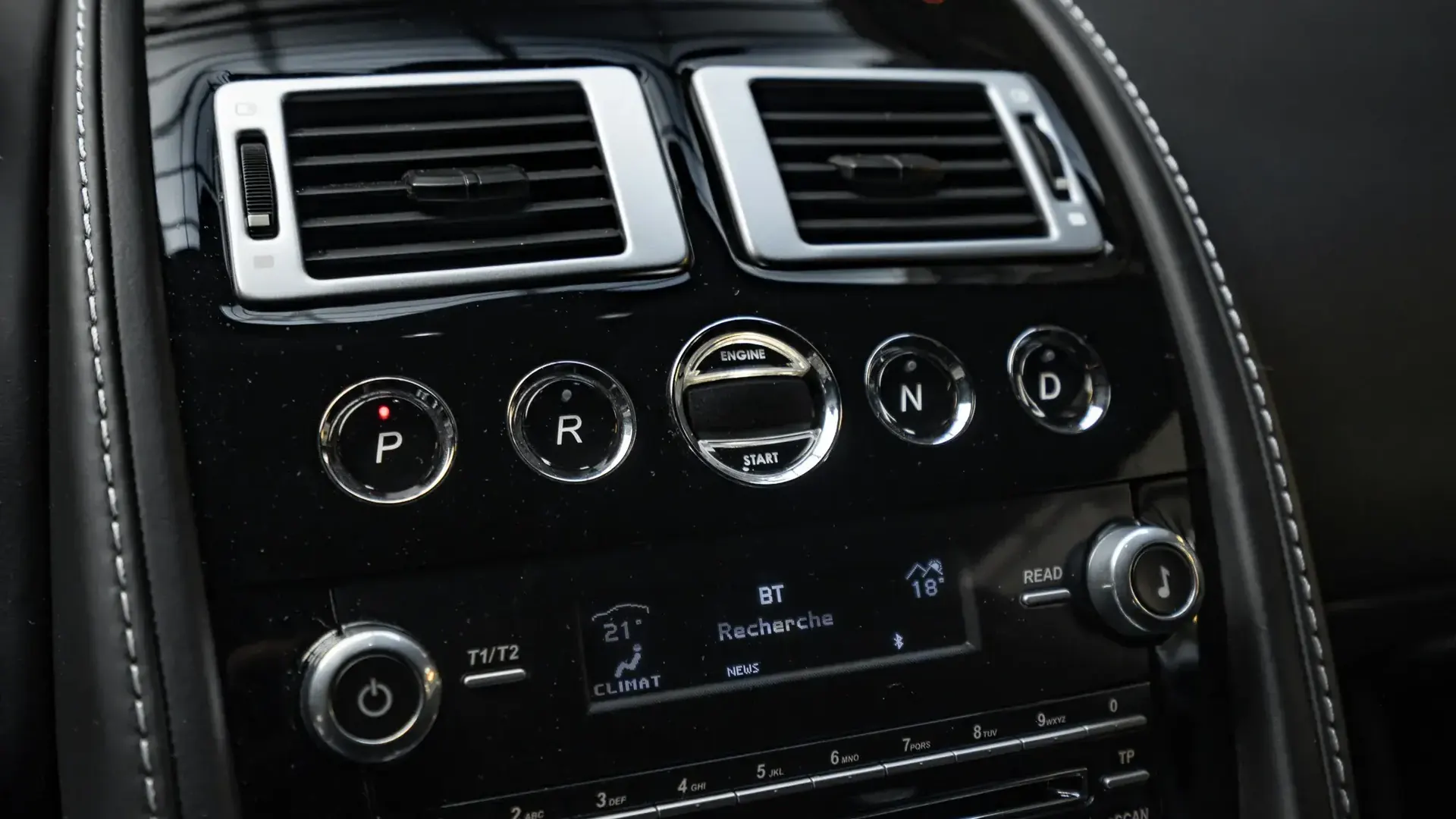 Aston Martin Rapide — photo 21
