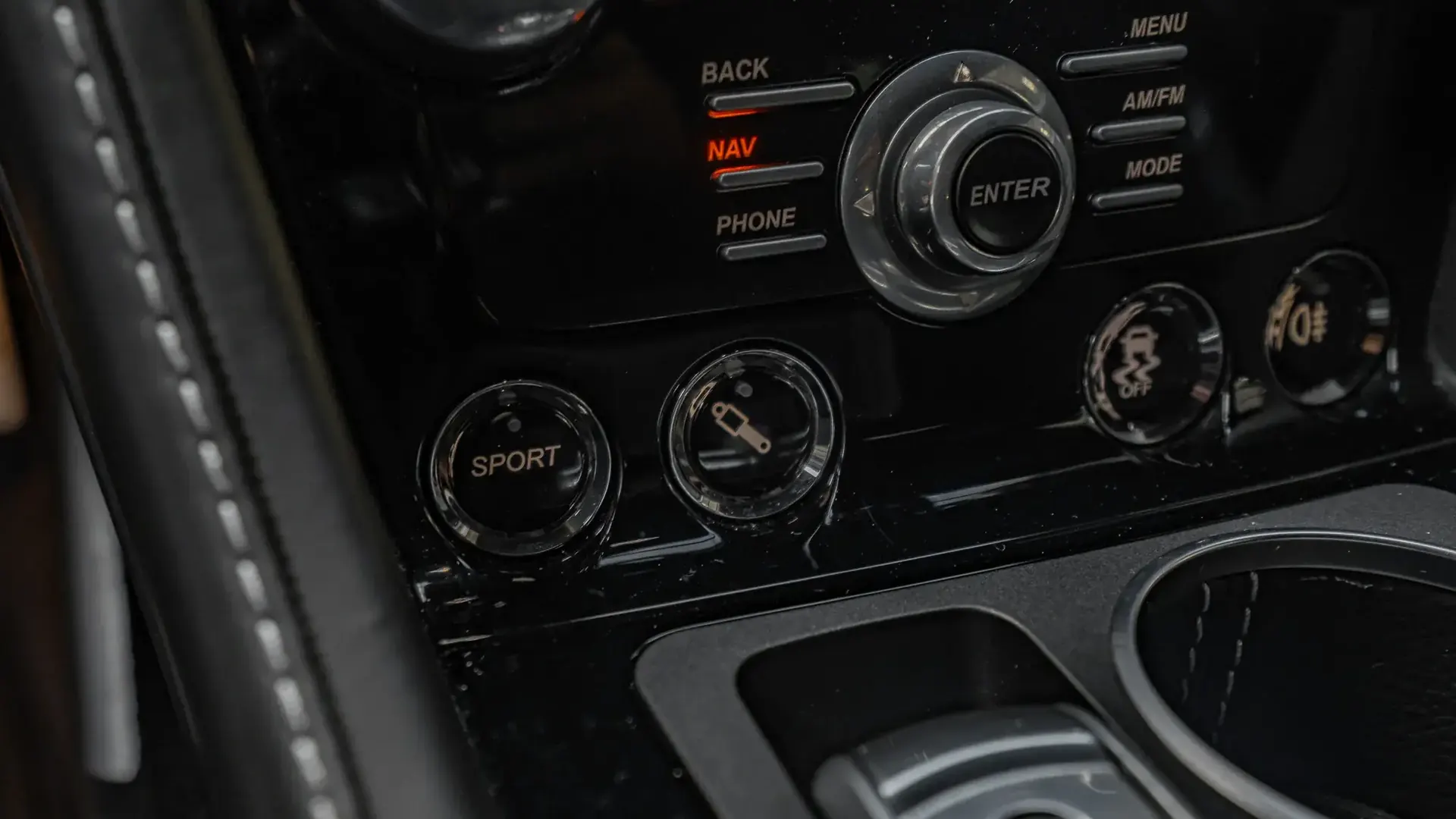 Aston Martin Rapide — photo 20