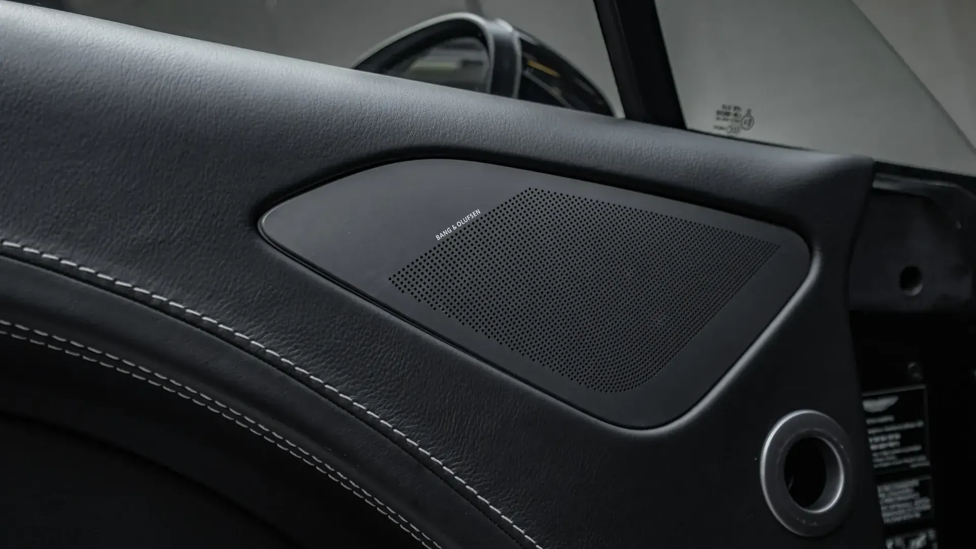 Aston Martin Rapide — photo 27
