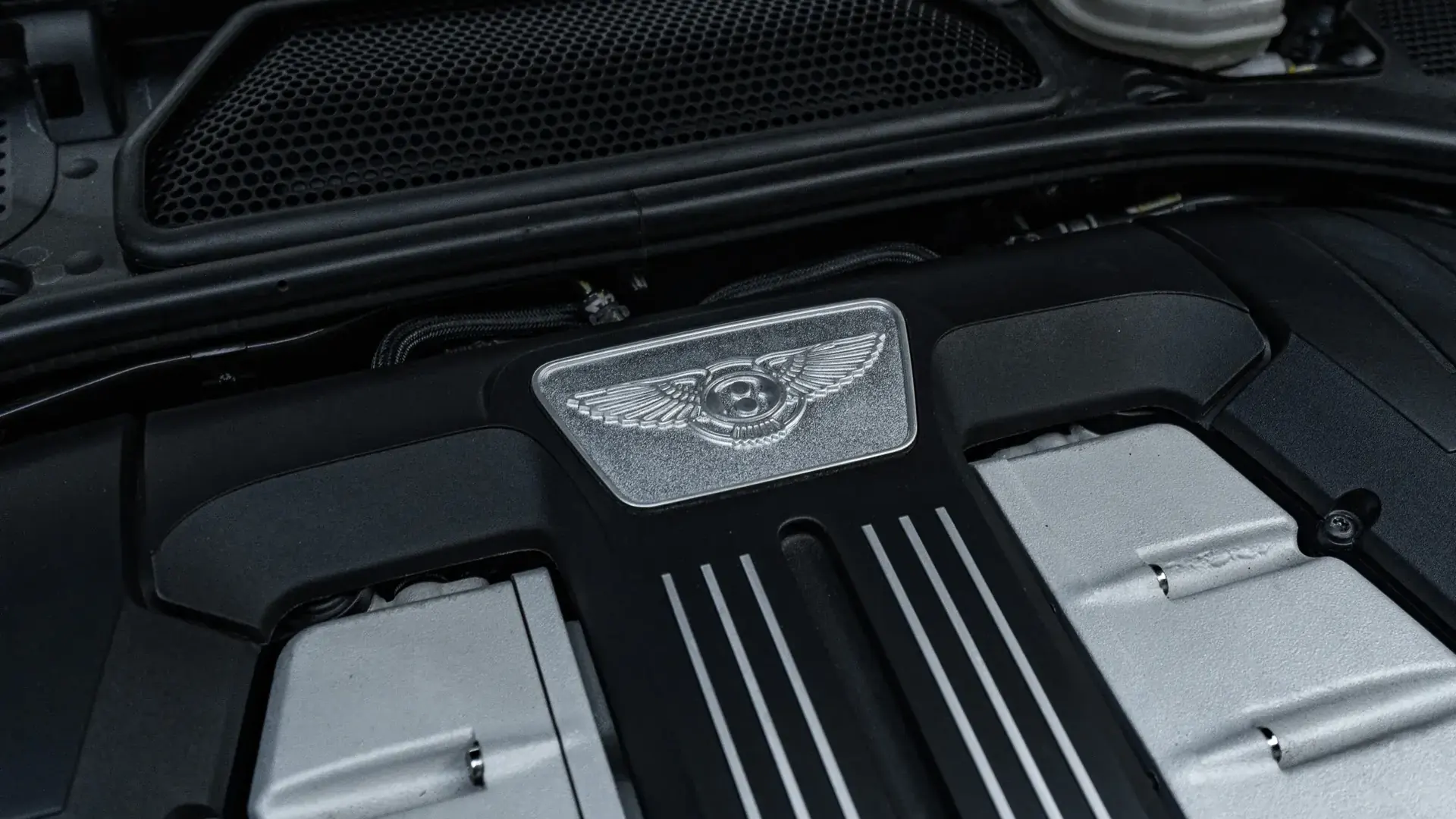 Bentley Continental — photo 42