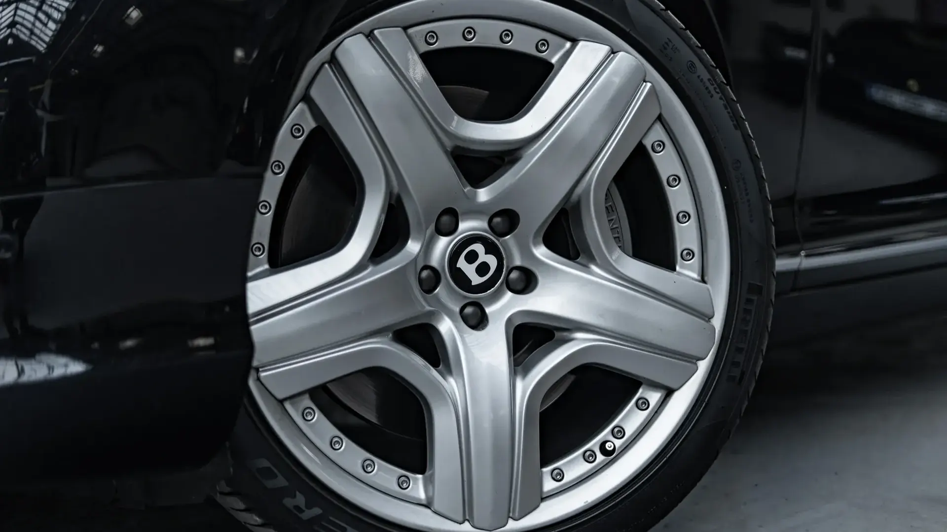 Bentley Continental — photo 34