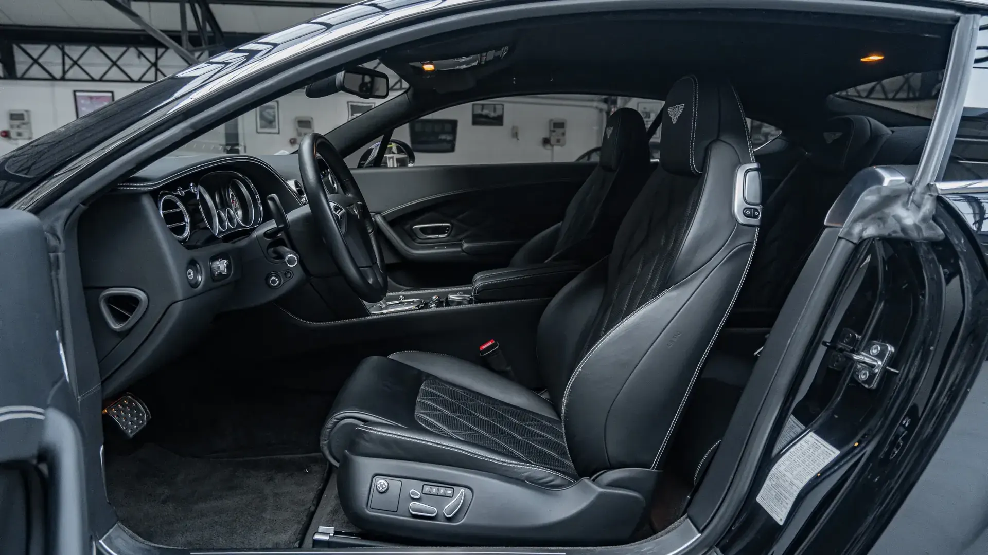 Bentley Continental — photo 9