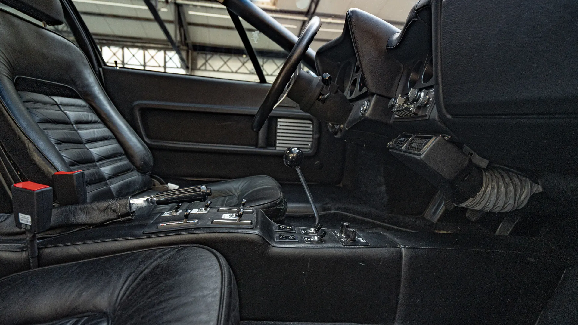 Ferrari BB512 — photo 24