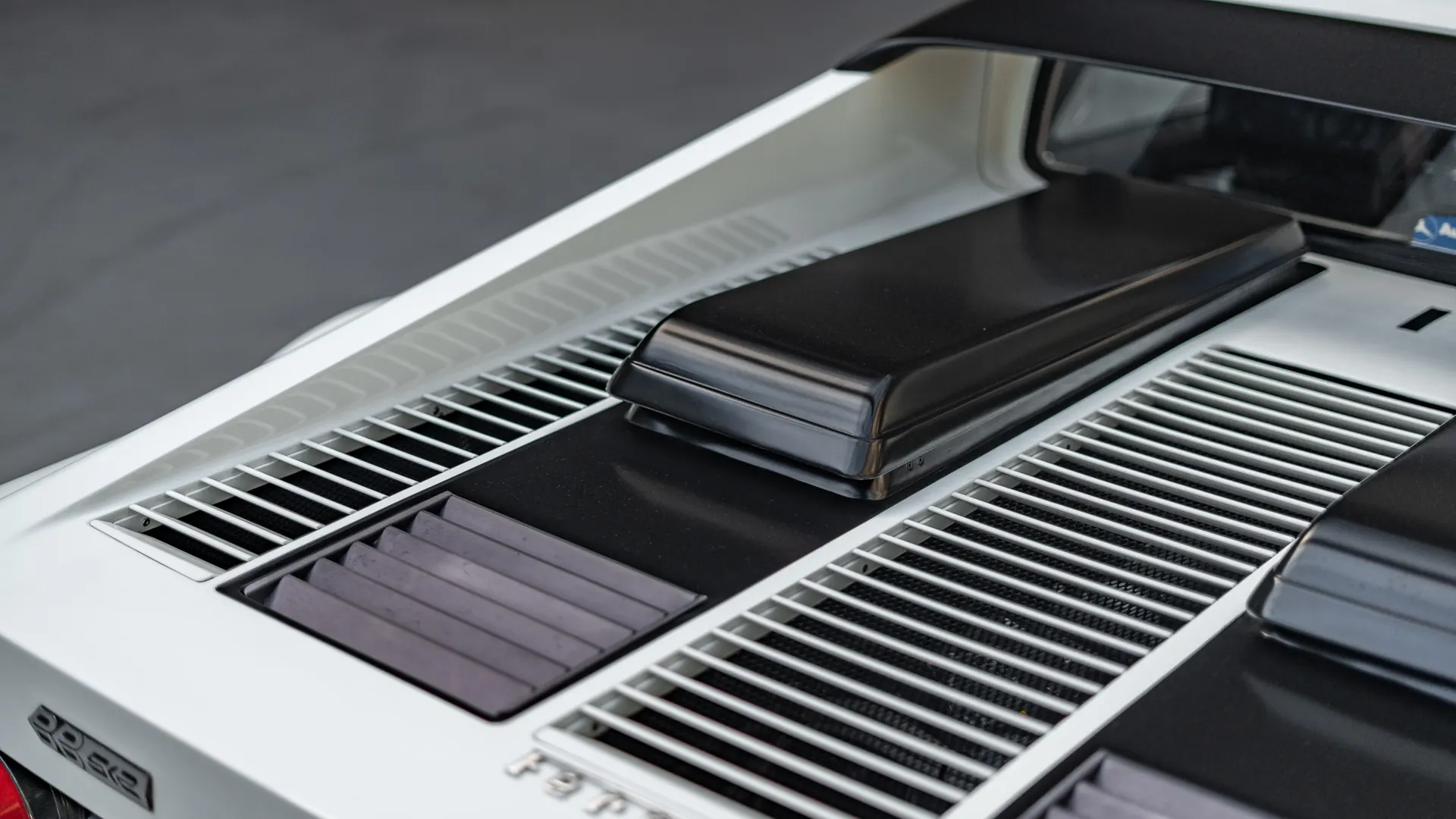 Ferrari BB512 — photo 38