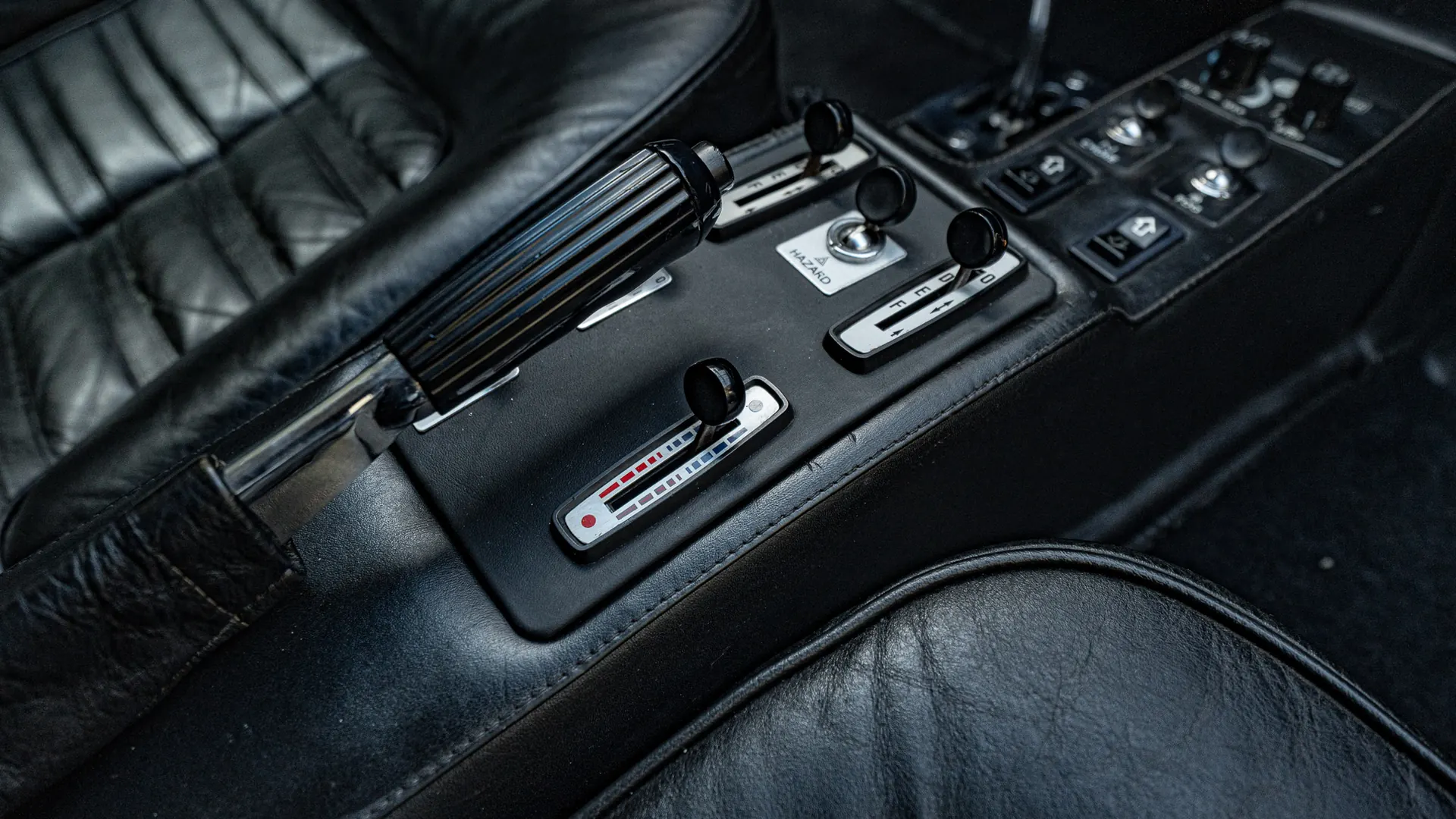Ferrari BB512 — photo 25