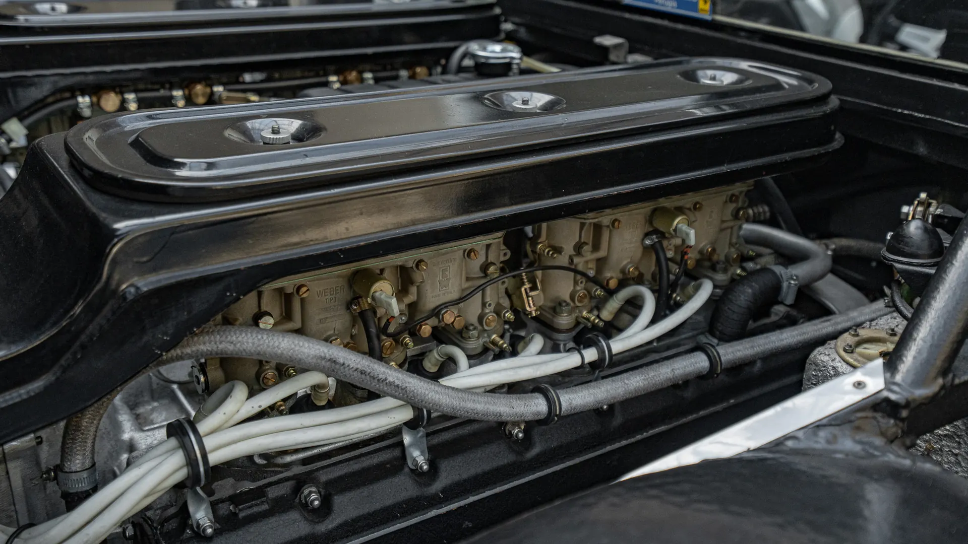 Ferrari BB512 — photo 40