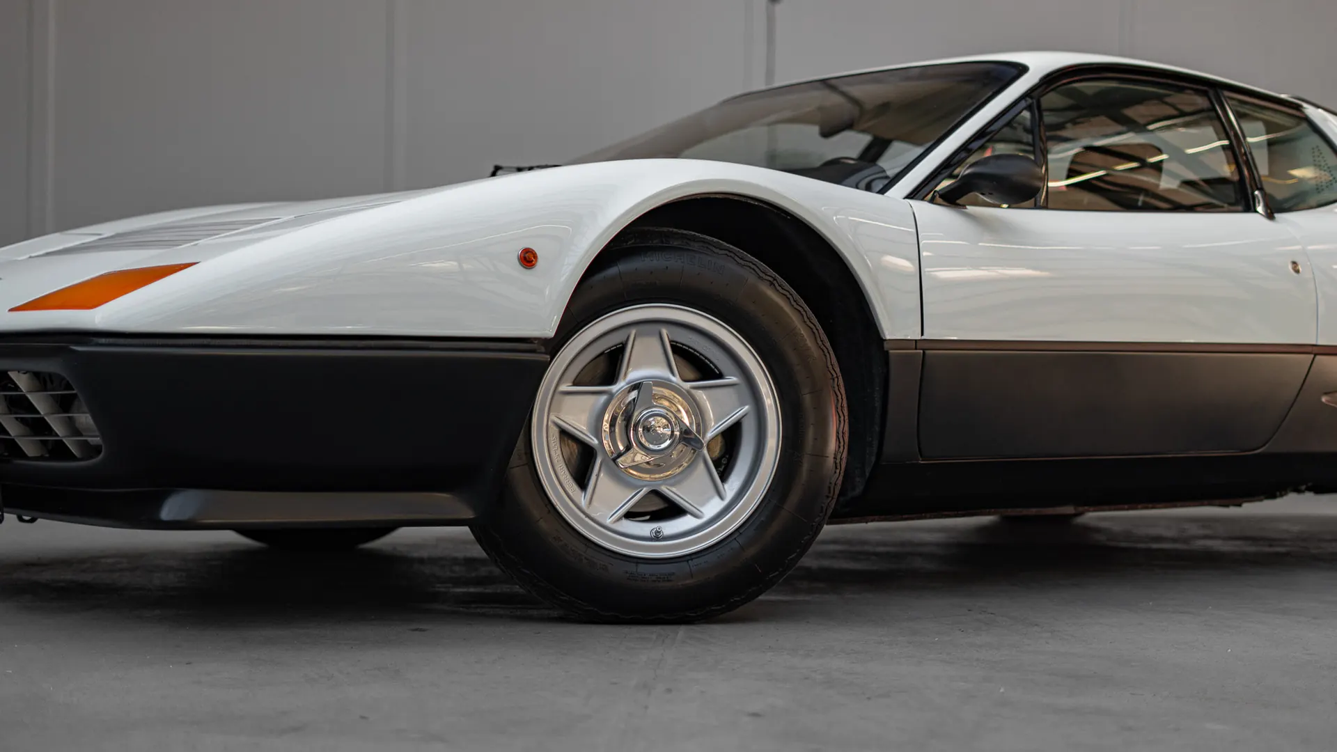 Ferrari BB512 — photo 33
