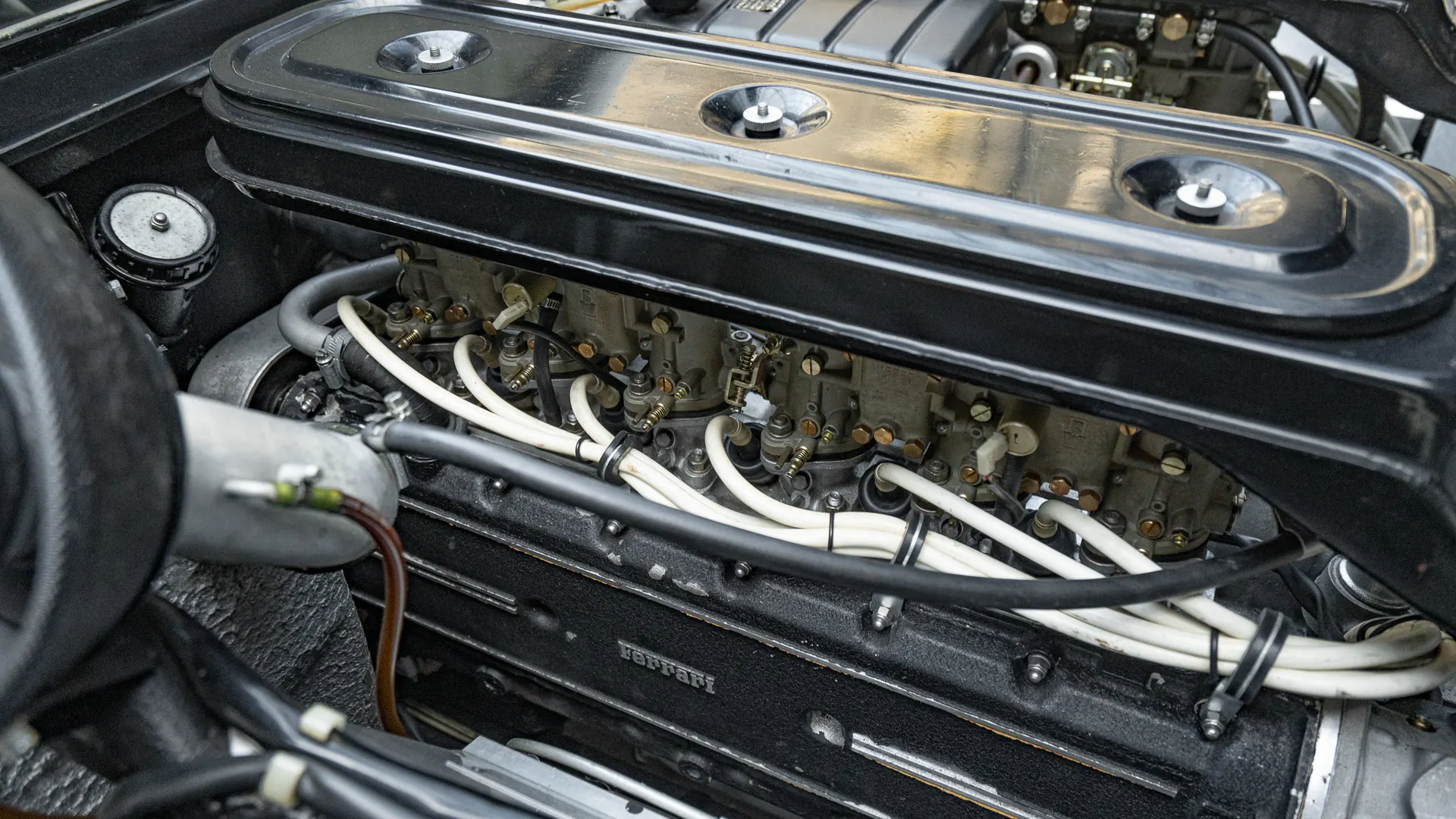 Ferrari BB512 — photo 44