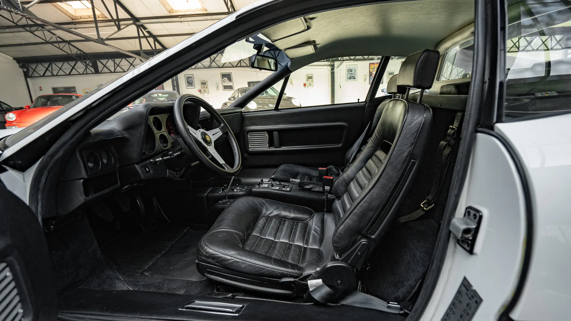 Ferrari BB512 — photo 10