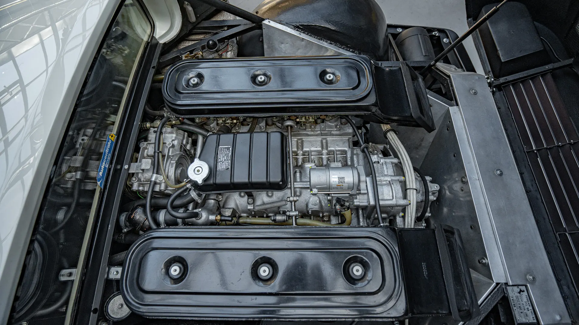 Ferrari BB512 — photo 48