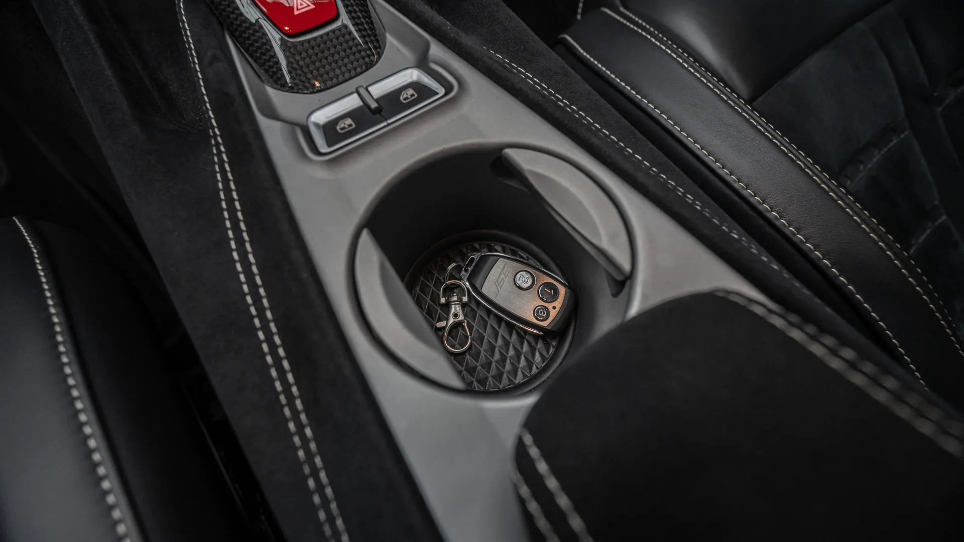 Ferrari F12 — photo 23
