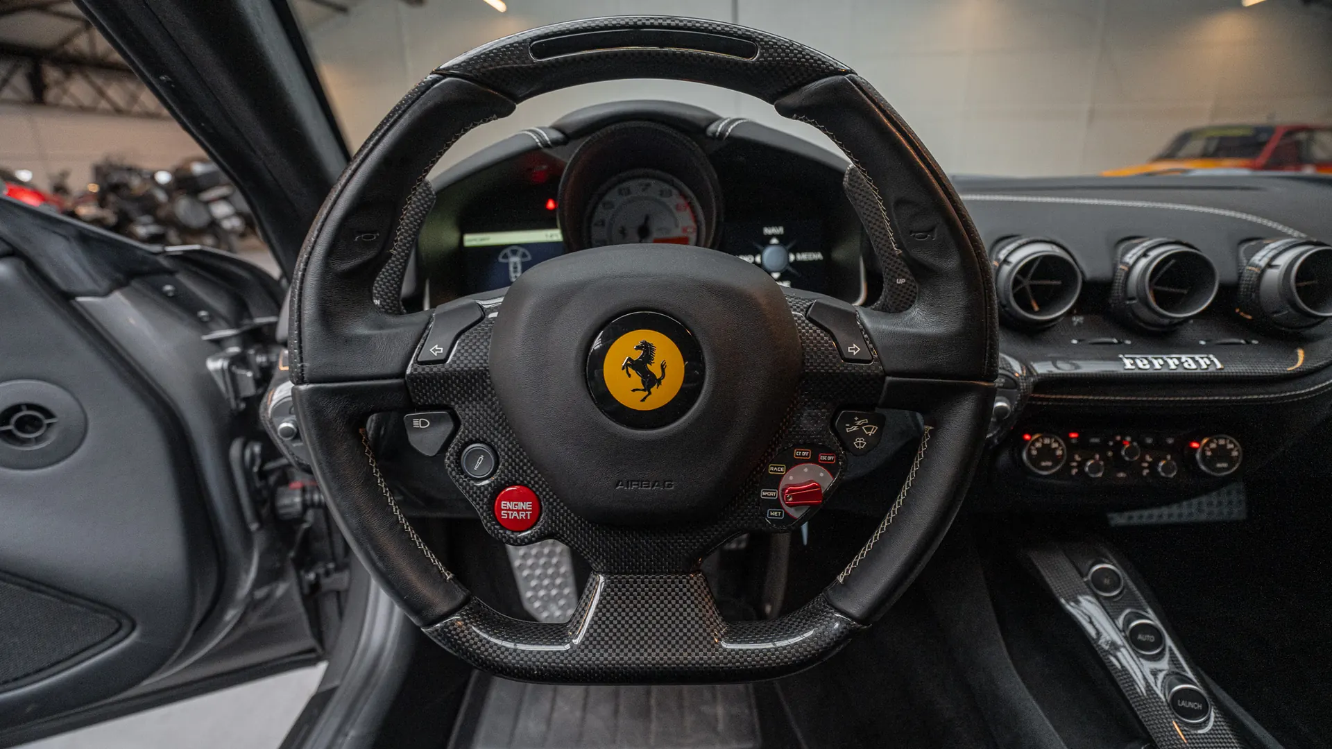 Ferrari F12 — photo 11