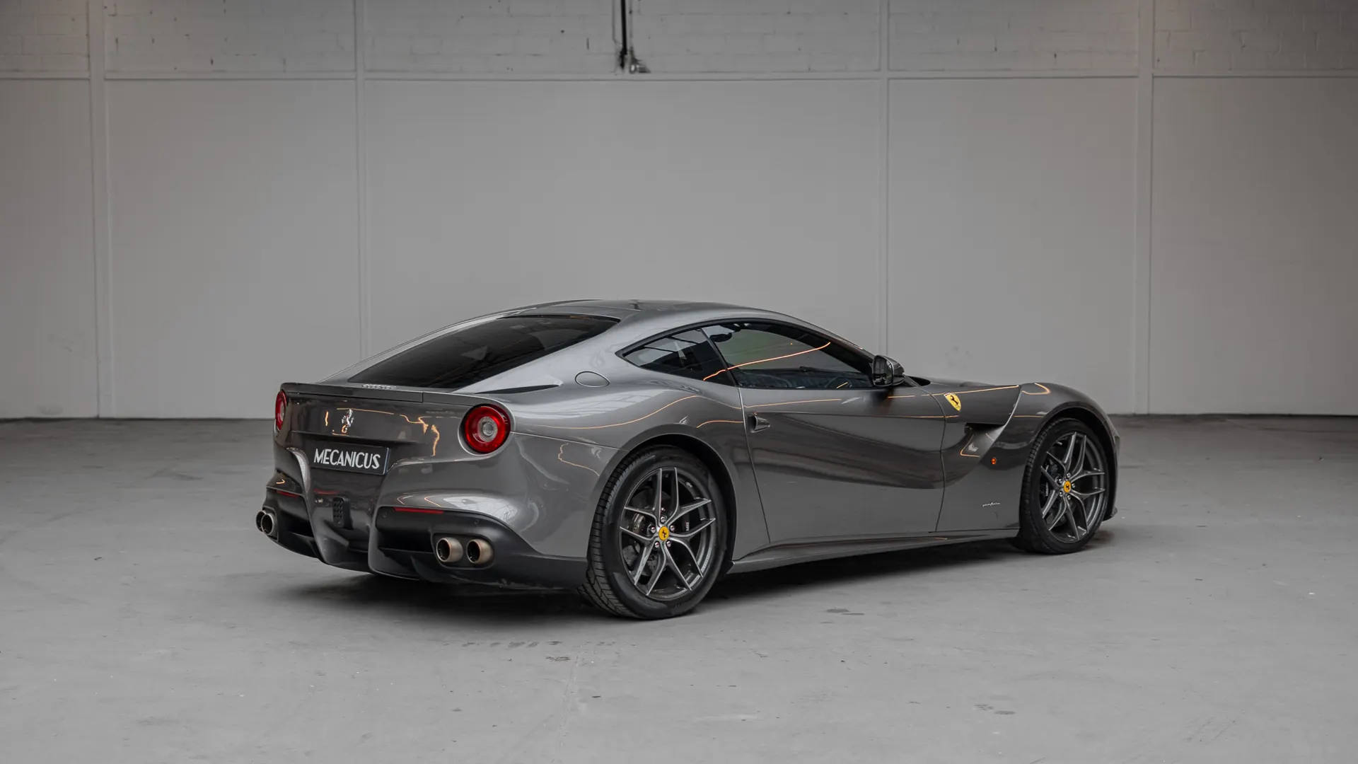 Ferrari F12 — photo 2