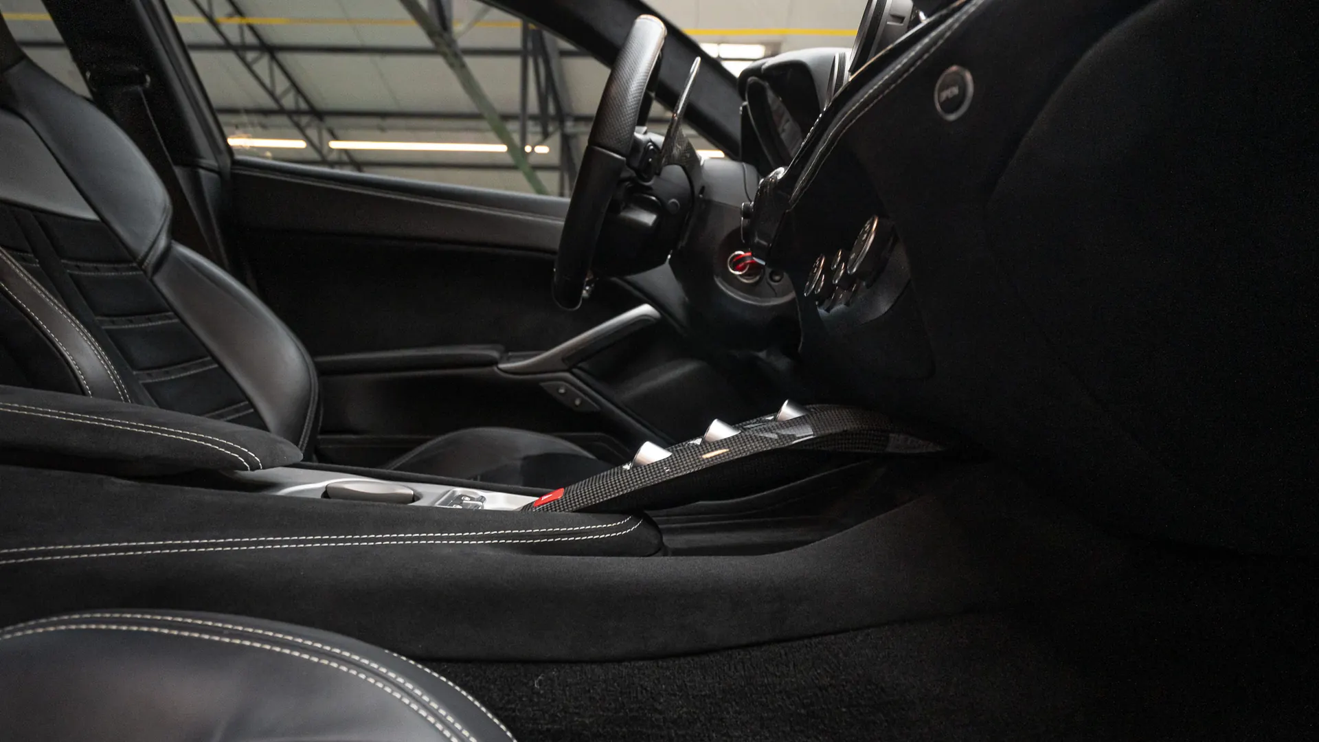 Ferrari F12 — photo 27