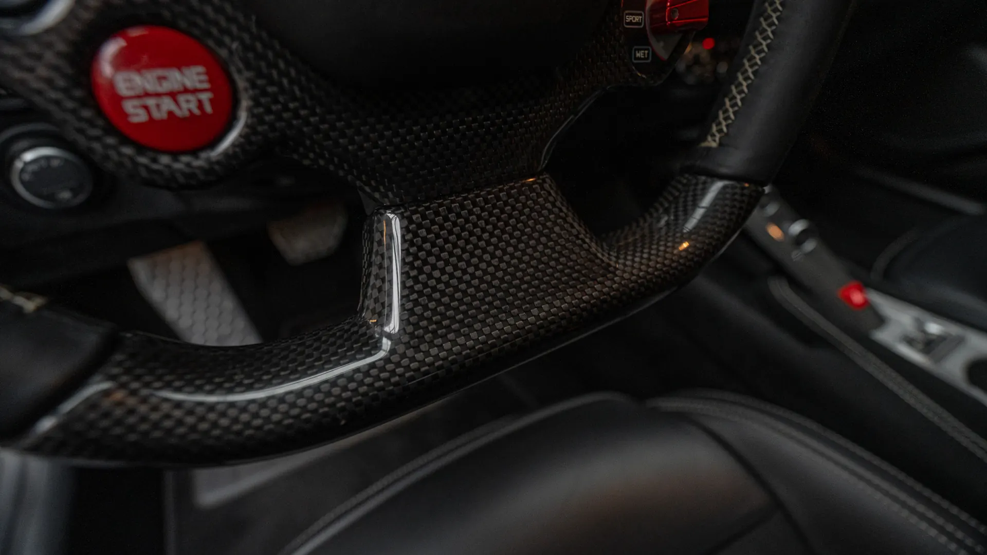 Ferrari F12 — photo 18