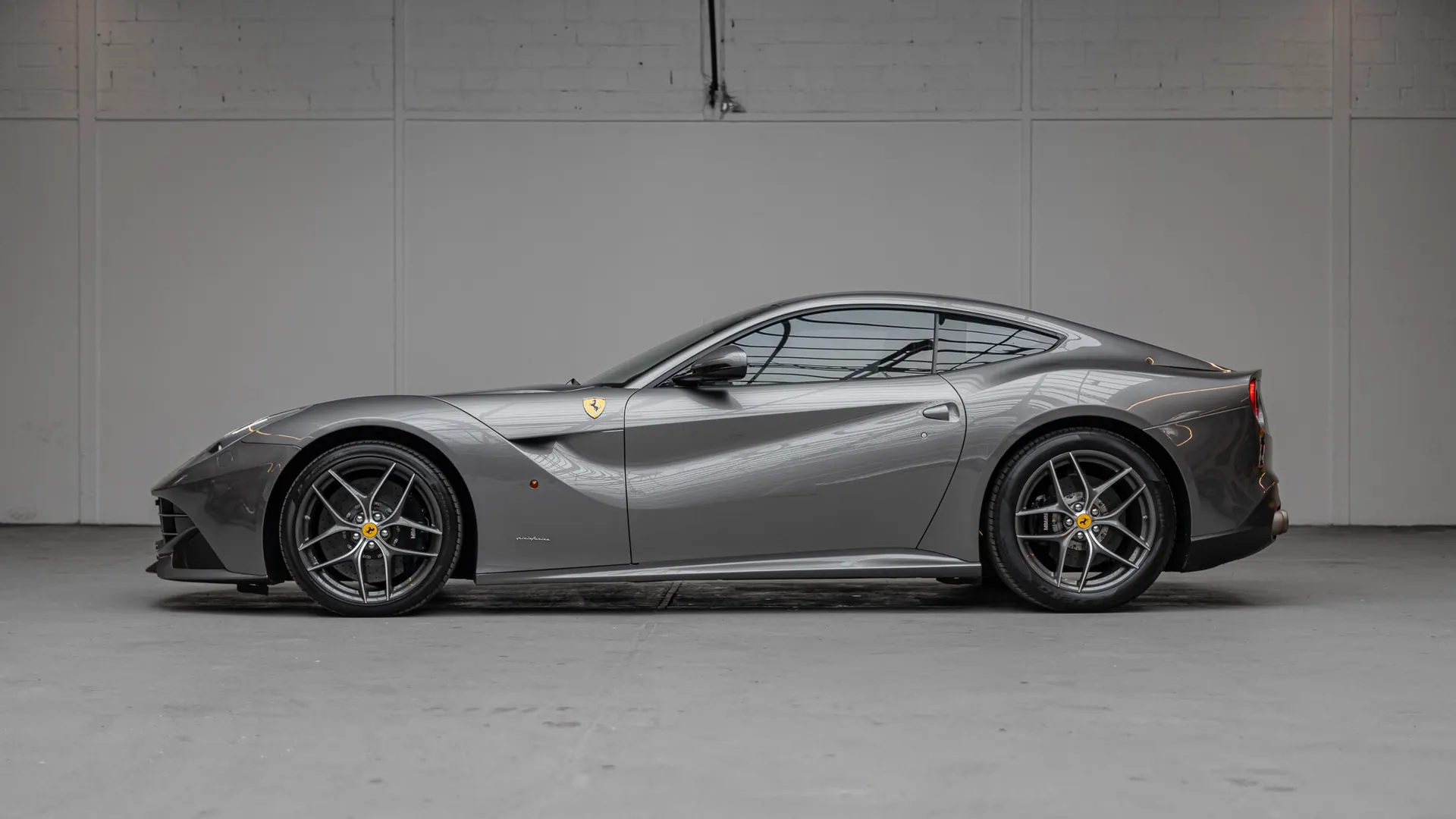 Ferrari F12 — photo 5