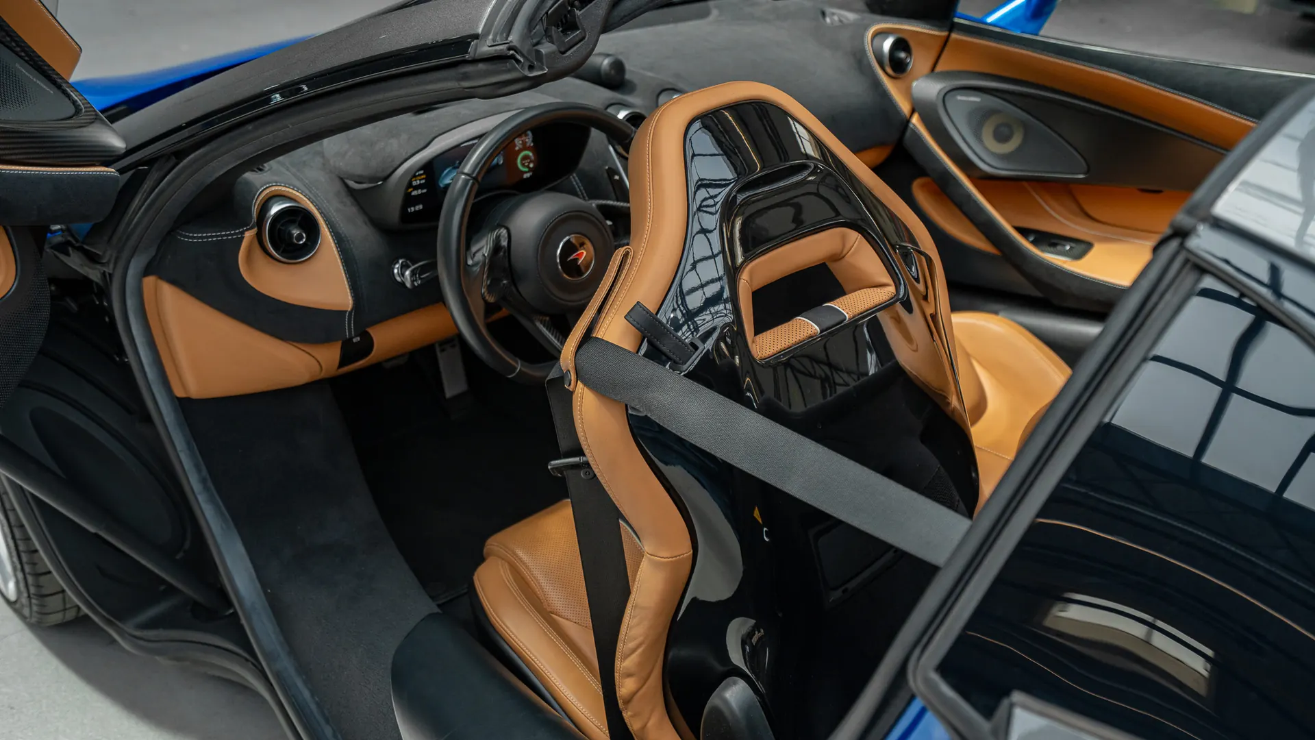 McLaren 570S — photo 14