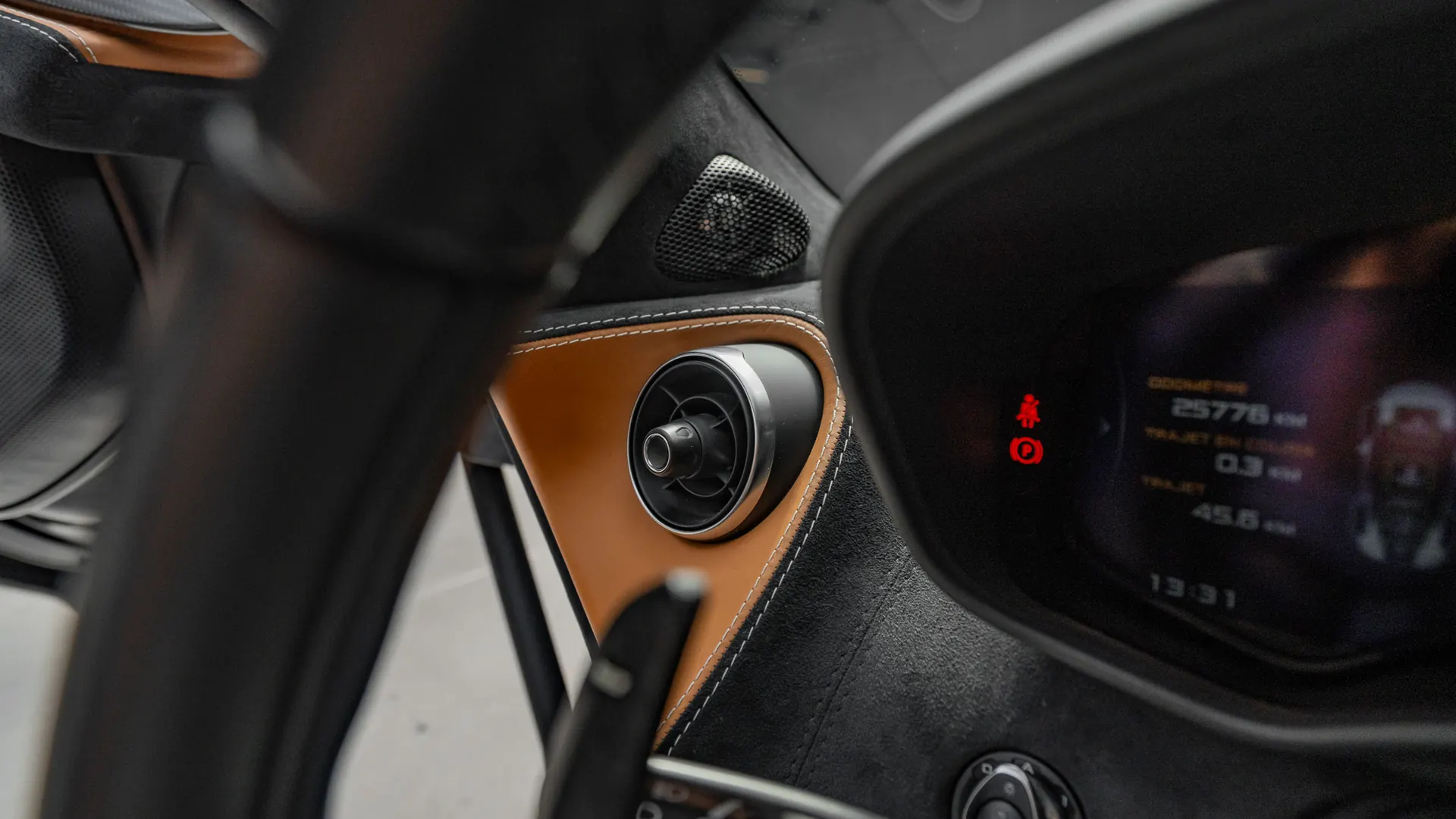 McLaren 570S — photo 24
