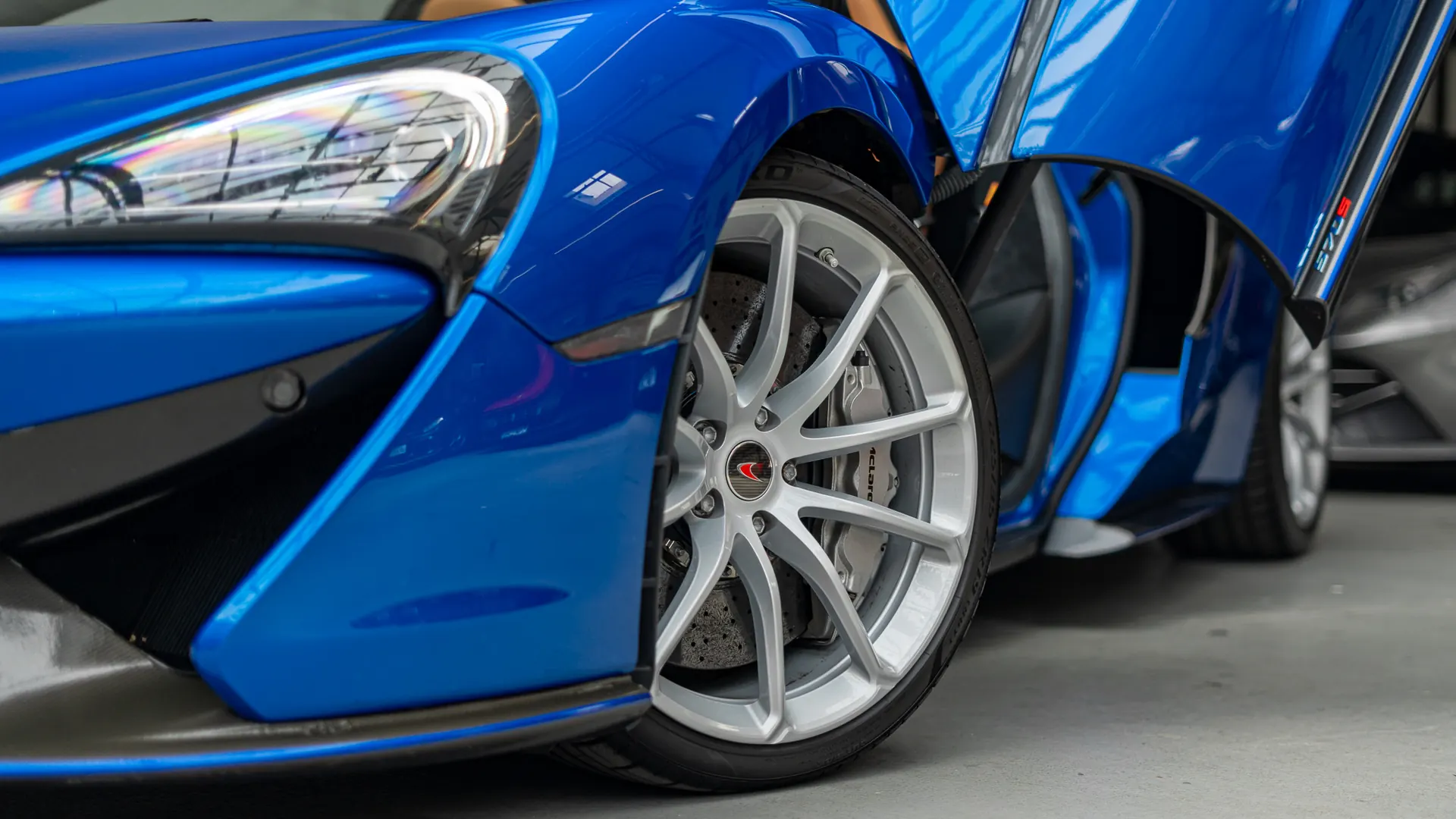 McLaren 570S — photo 35