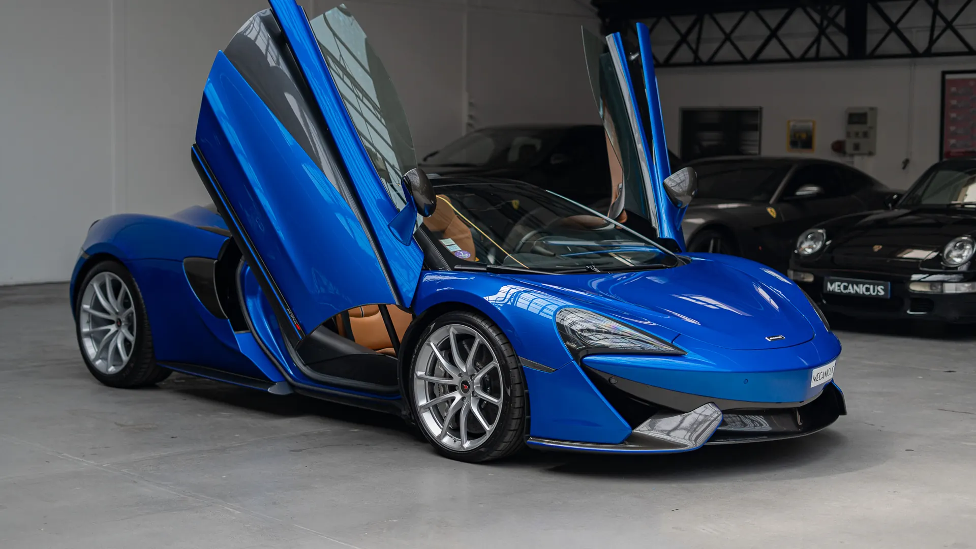 McLaren 570S — photo 33