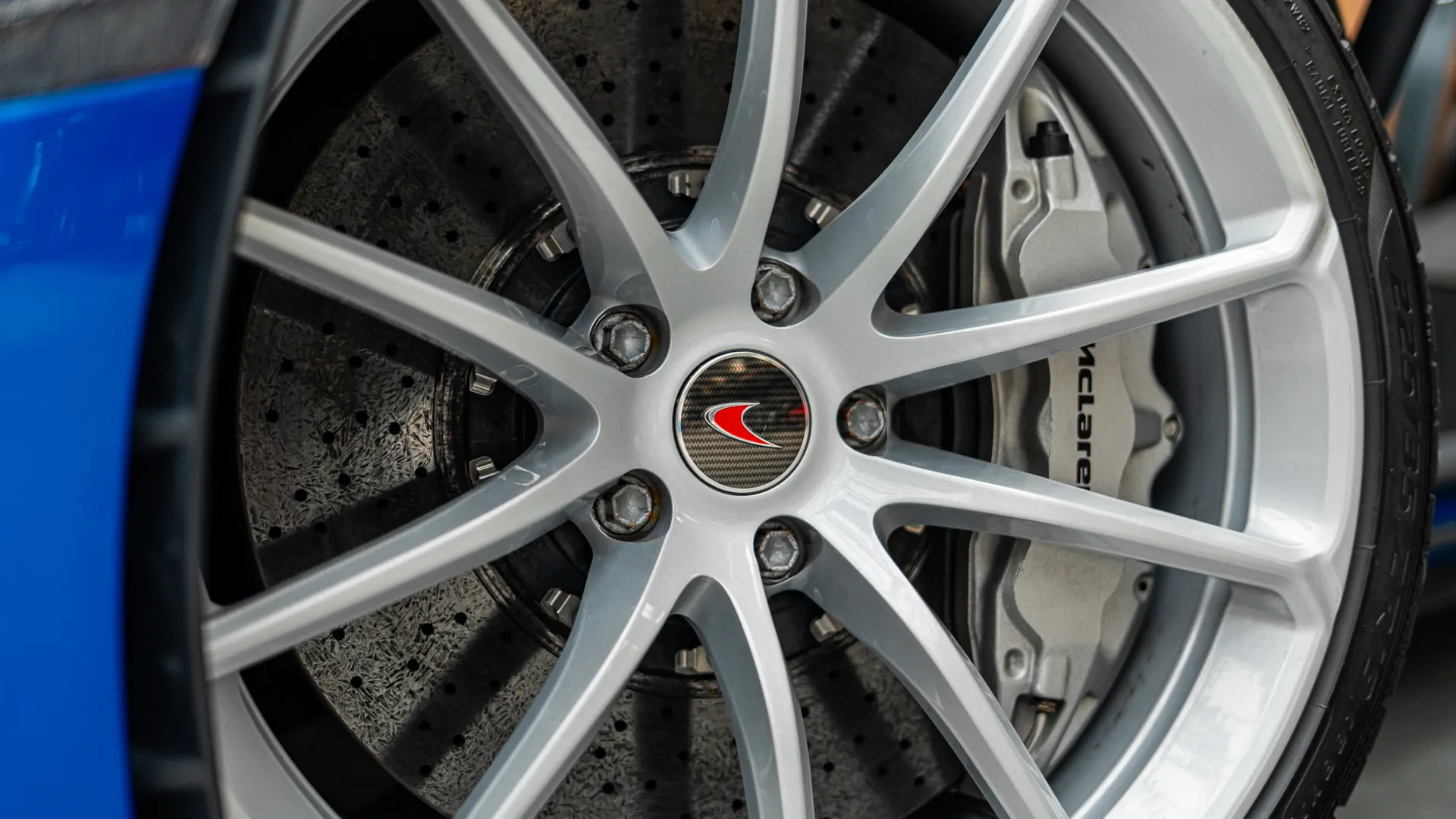 McLaren 570S — photo 42