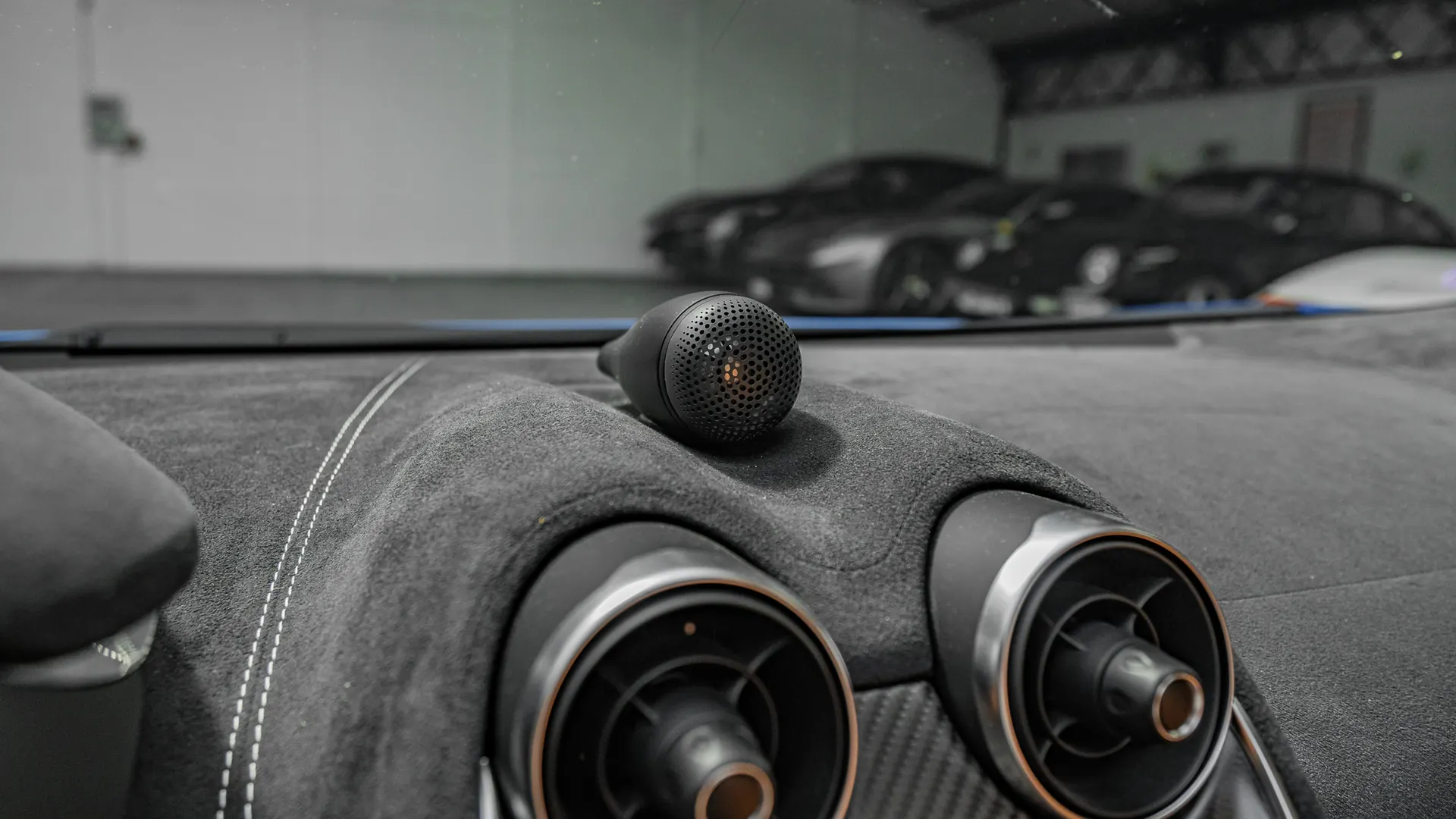 McLaren 570S — photo 22