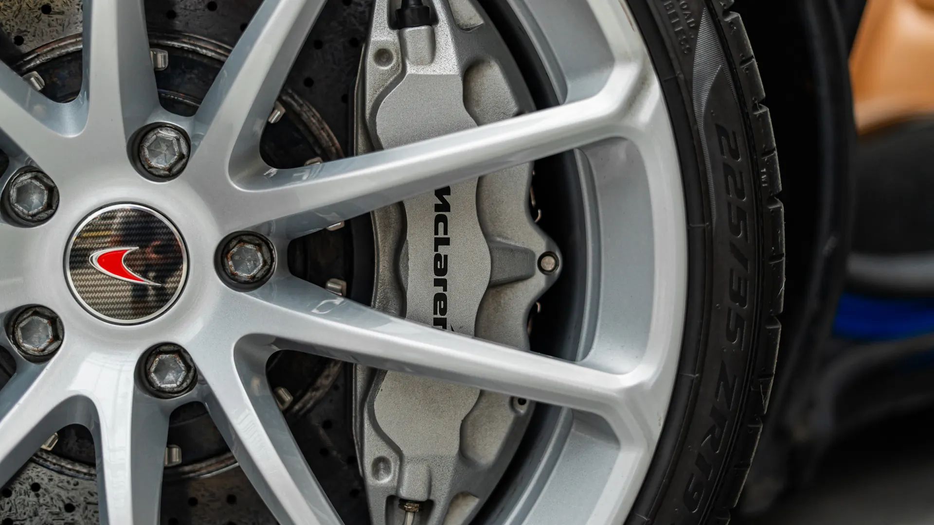 McLaren 570S — photo 43