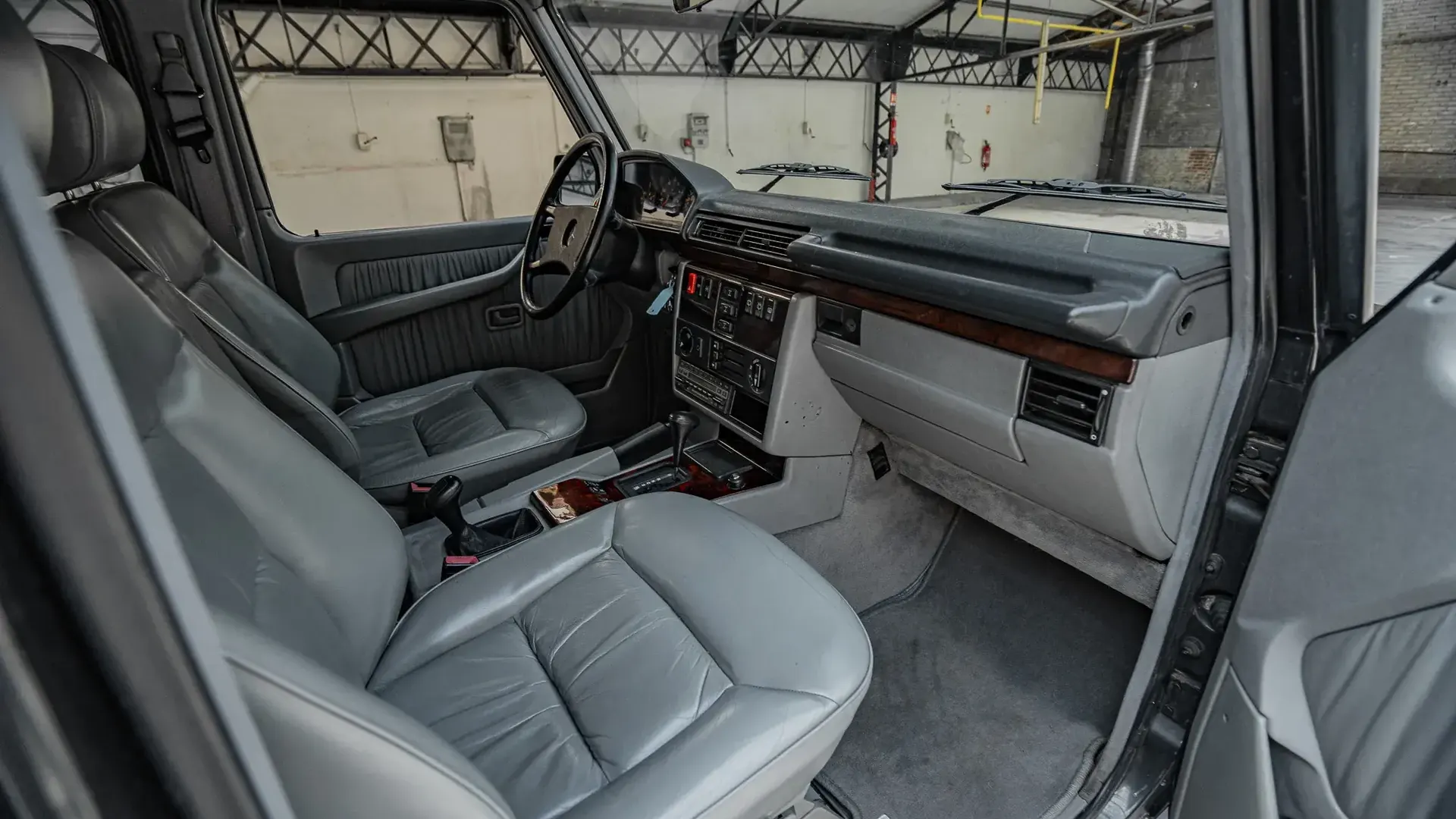 Mercedes-Benz 300GE — photo 12