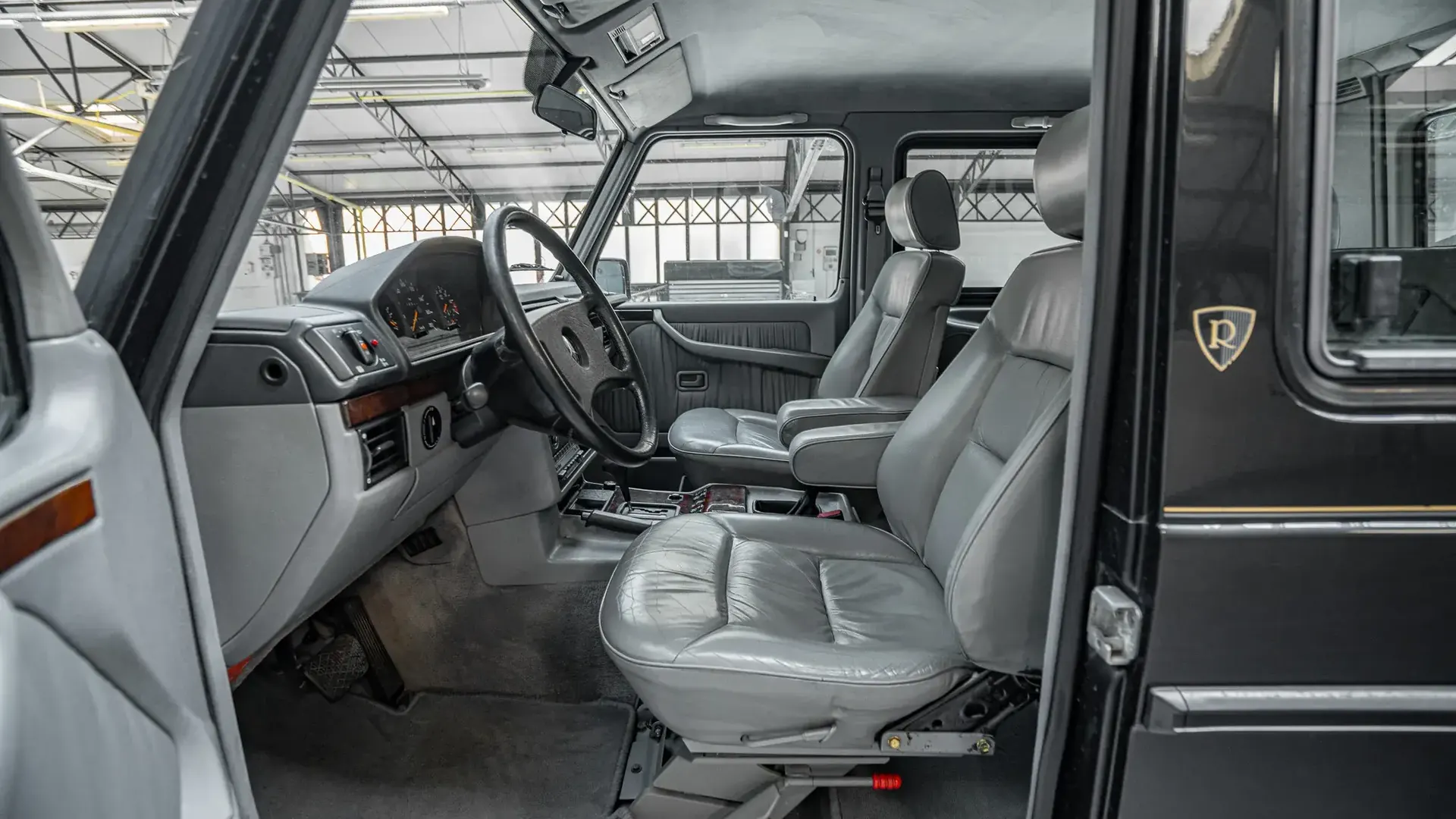 Mercedes-Benz 300GE — photo 10