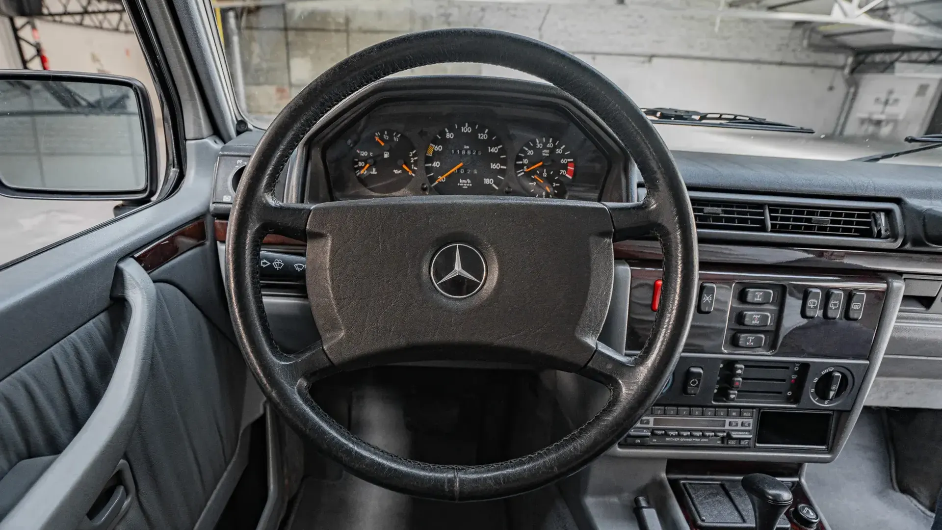 Mercedes-Benz 300GE — photo 13