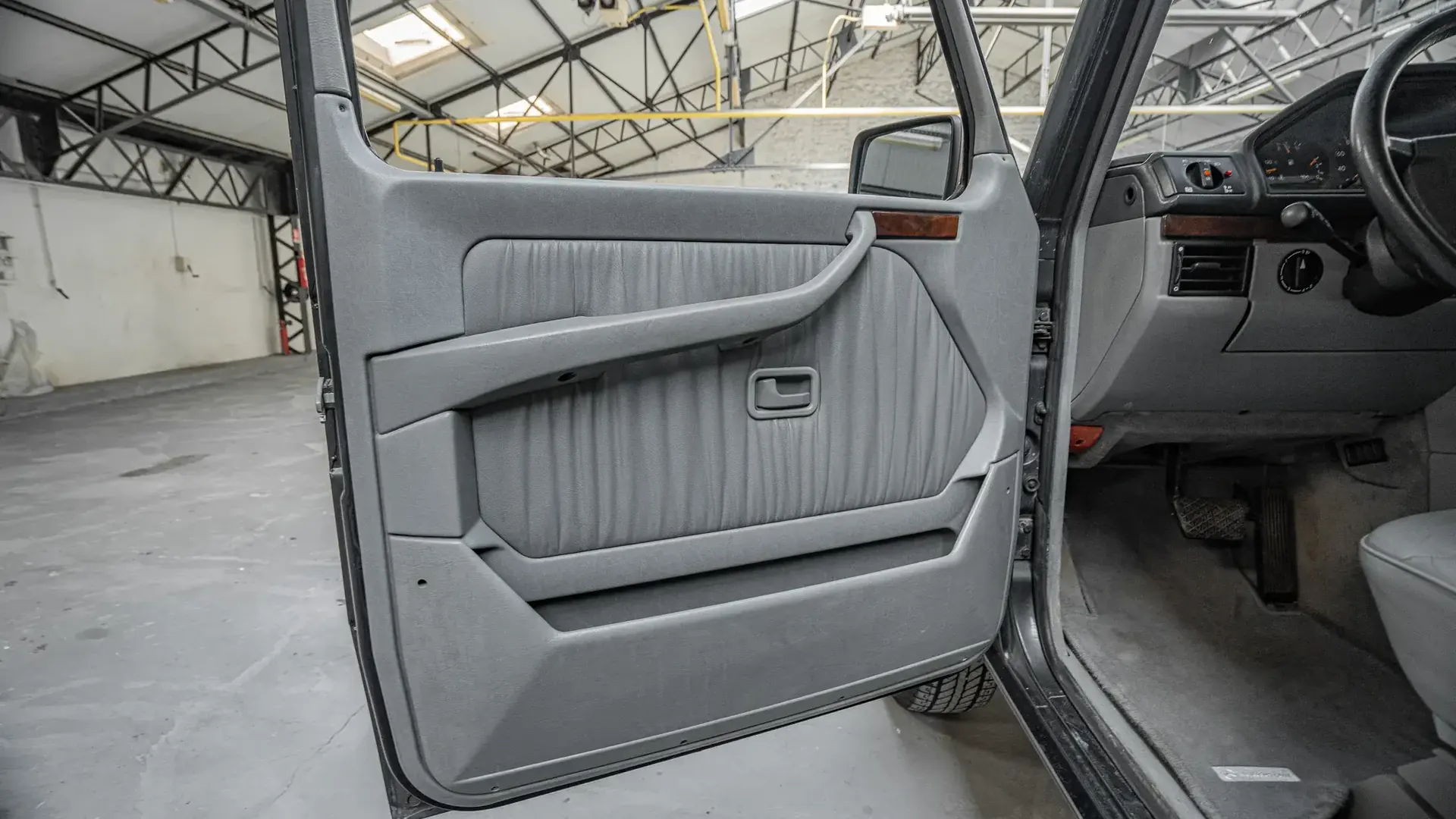Mercedes-Benz 300GE — photo 21