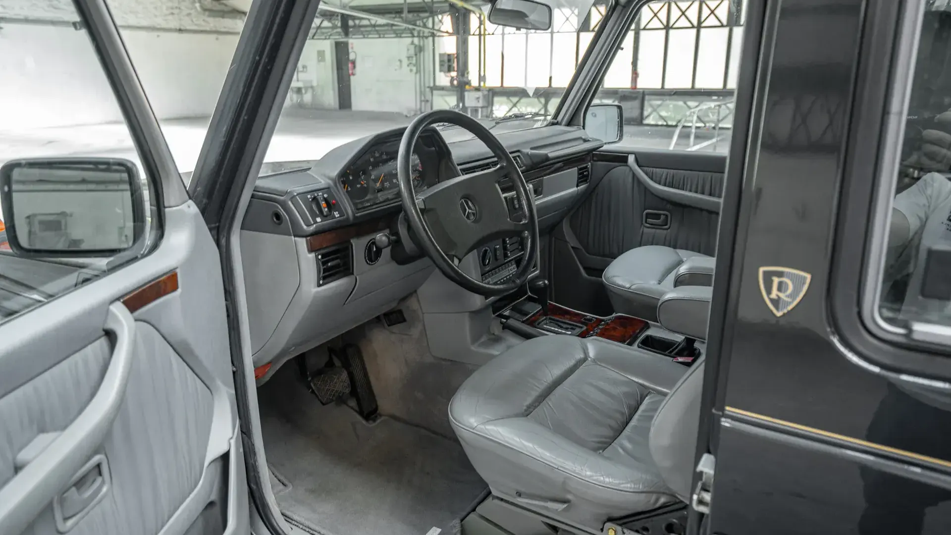 Mercedes-Benz 300GE — photo 9