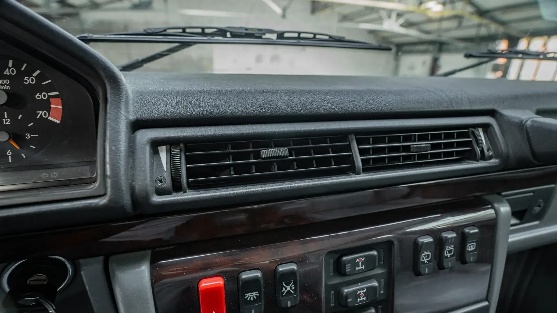 Mercedes-Benz 300GE — photo 19