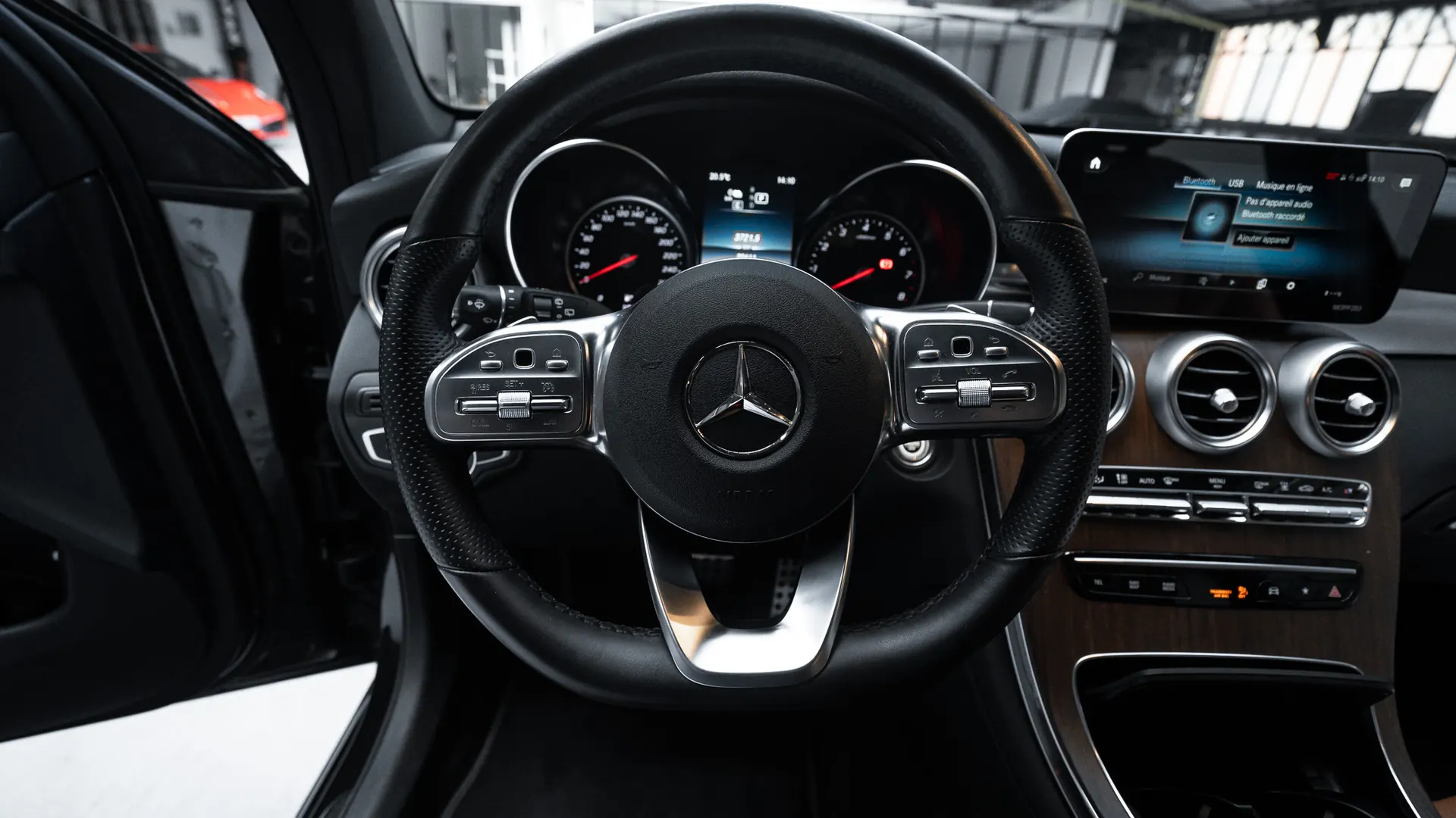 Mercedes-Benz GLC — photo 11